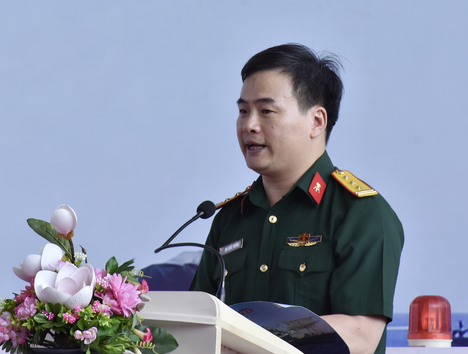 Thượng tá Mai Quốc Trưởng, Tổng Giám đốc Tổng Công ty Ba Son phát biểu tại buổi lễ.