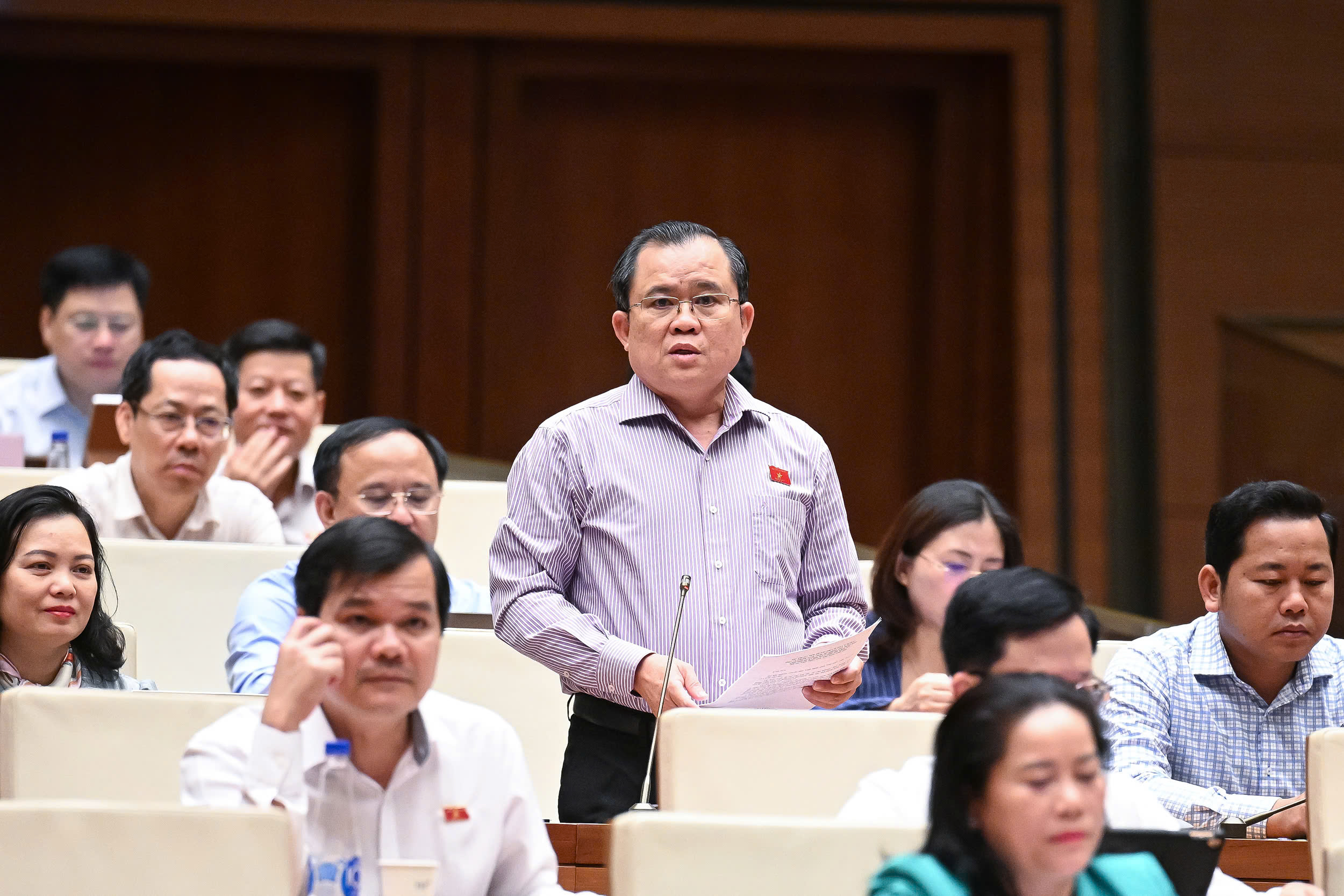 Đại biểu Nguyễn Tâm Hùng, Đại tá, Ủy viên Ủy ban Quốc phòng, An ninh và Đối ngoại của Quốc hội kiến nghị: “Tăng cường vai trò cấp xã trong hệ thống quy hoạch”.