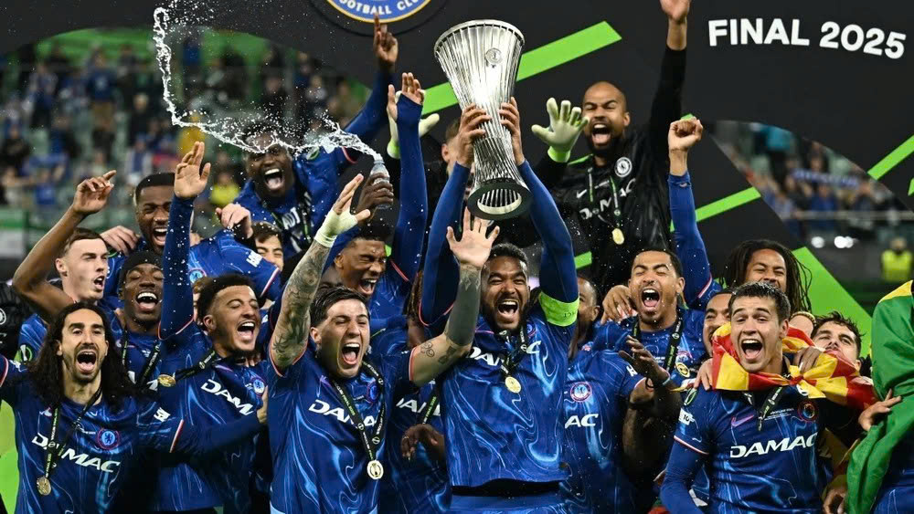 Chelsea đã hoàn tất bộ sưu tập cúp châu Âu.