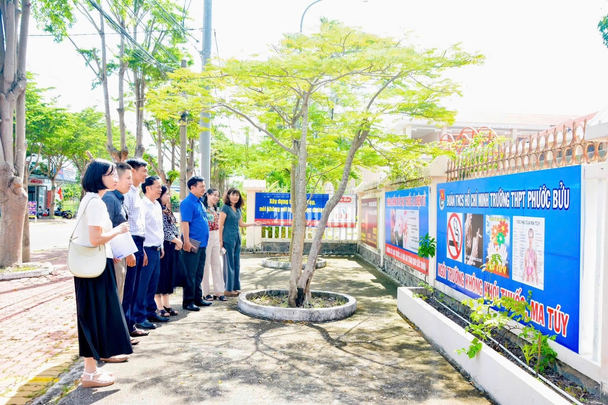 Trung tâm Kiểm soát bệnh tật tỉnh giám sát công tác phòng, chống tác hại của thuốc lá tại cơ sở giáo dục.