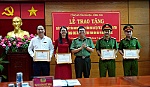 Khen thưởng tập thể, cá nhân xuất sắc trong đấu tranh, phòng chống tội phạm