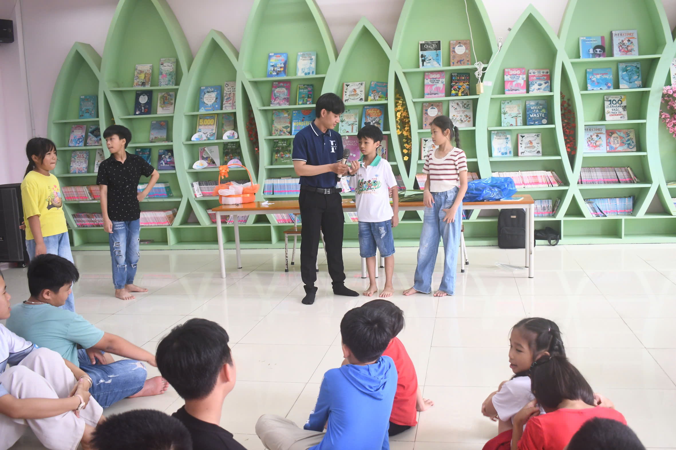 Sách cho em vạn điều hay