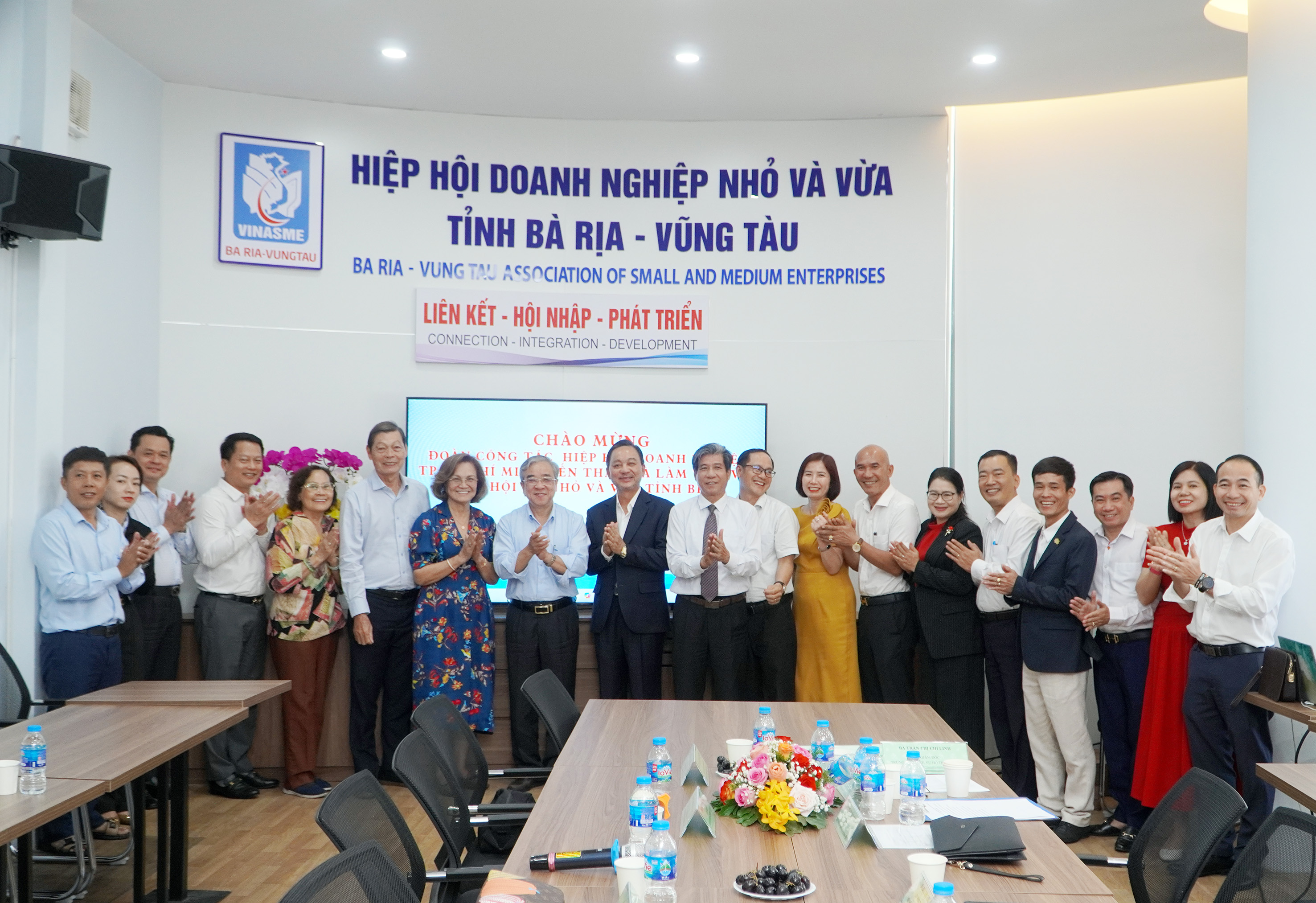 Nâng tầm vị thế doanh nghiệp các địa phương khi về một nhà