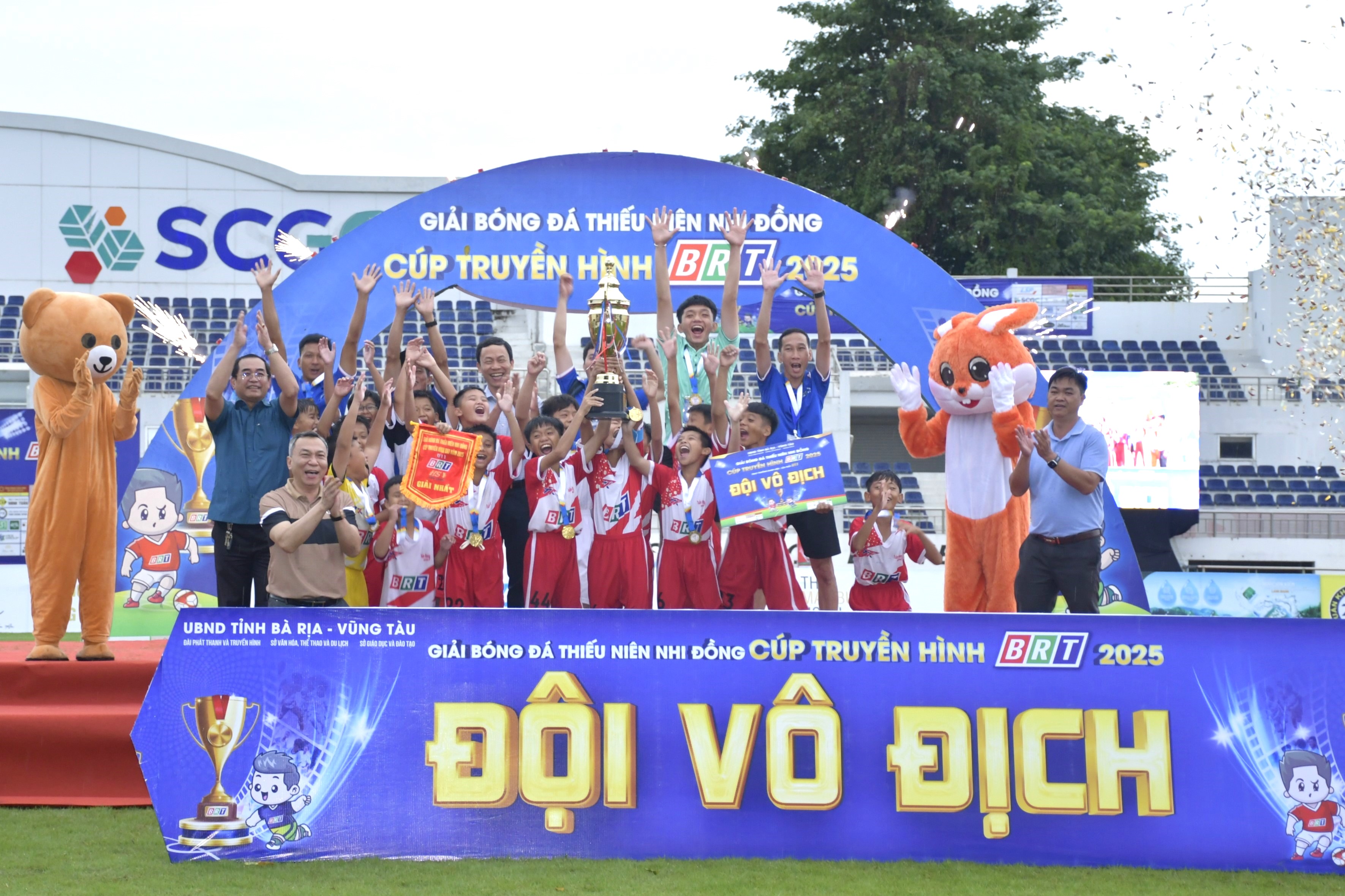 U11 Long Đất 1, U13 Vũng Tàu giành chức vô địch Cúp Truyền hình BRT