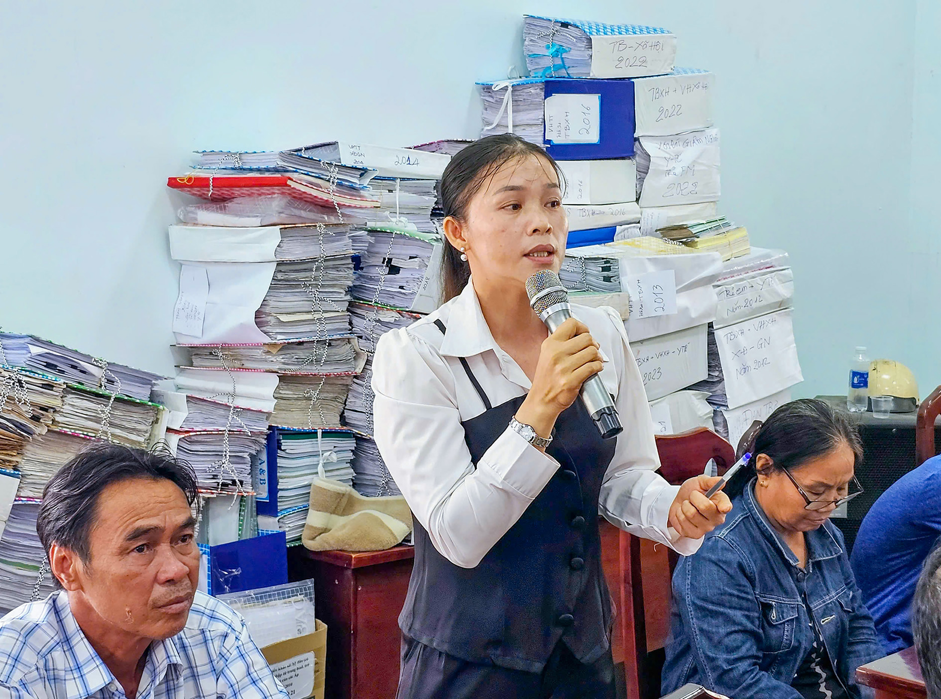 Cử tri phản ánh nhiều vấn đề dân sinh cần giải quyết