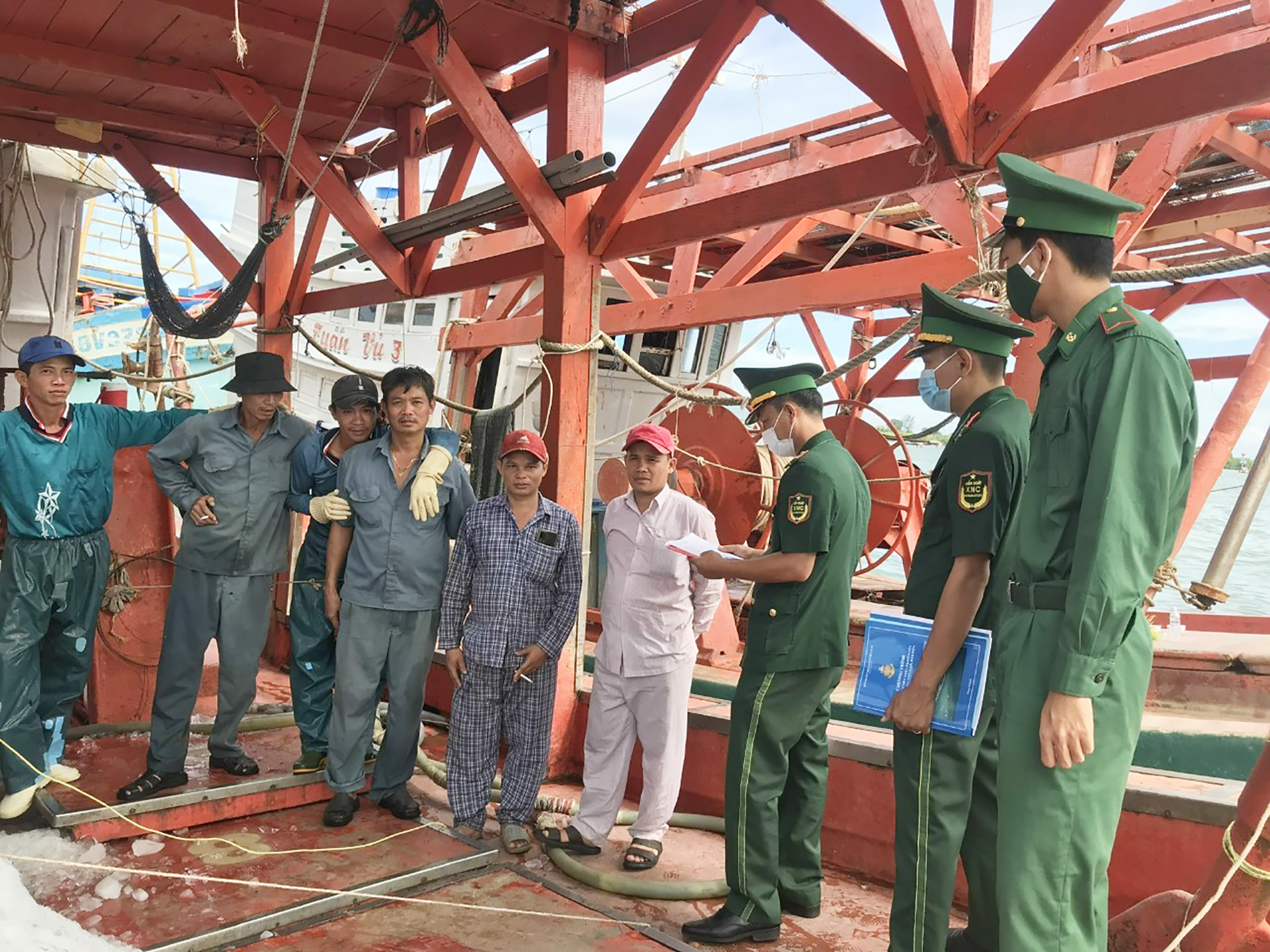 Tăng tốc gỡ thẻ vàng IUU