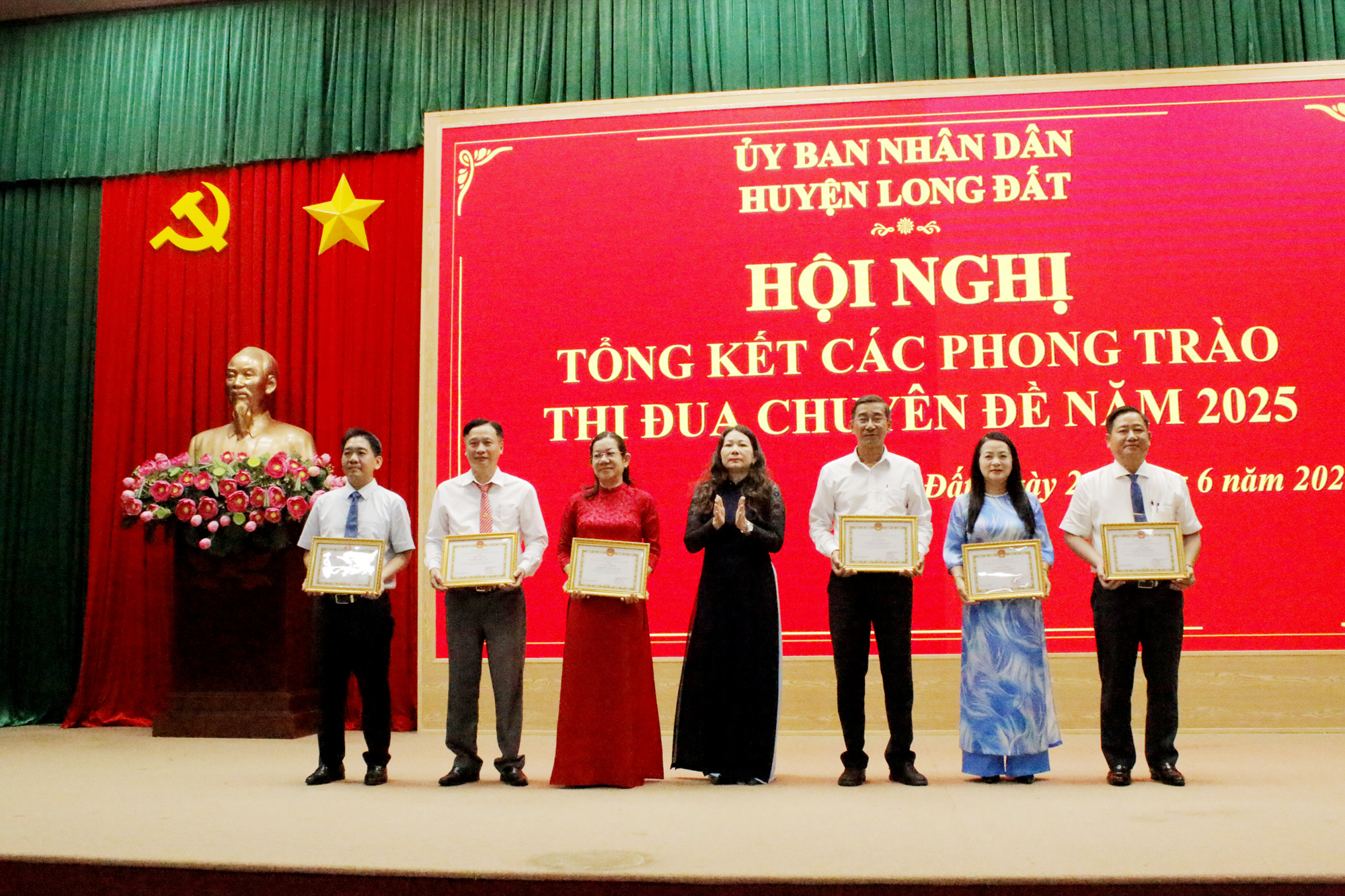 Long Đất tổng kết các phong trào thi đua chuyên đề