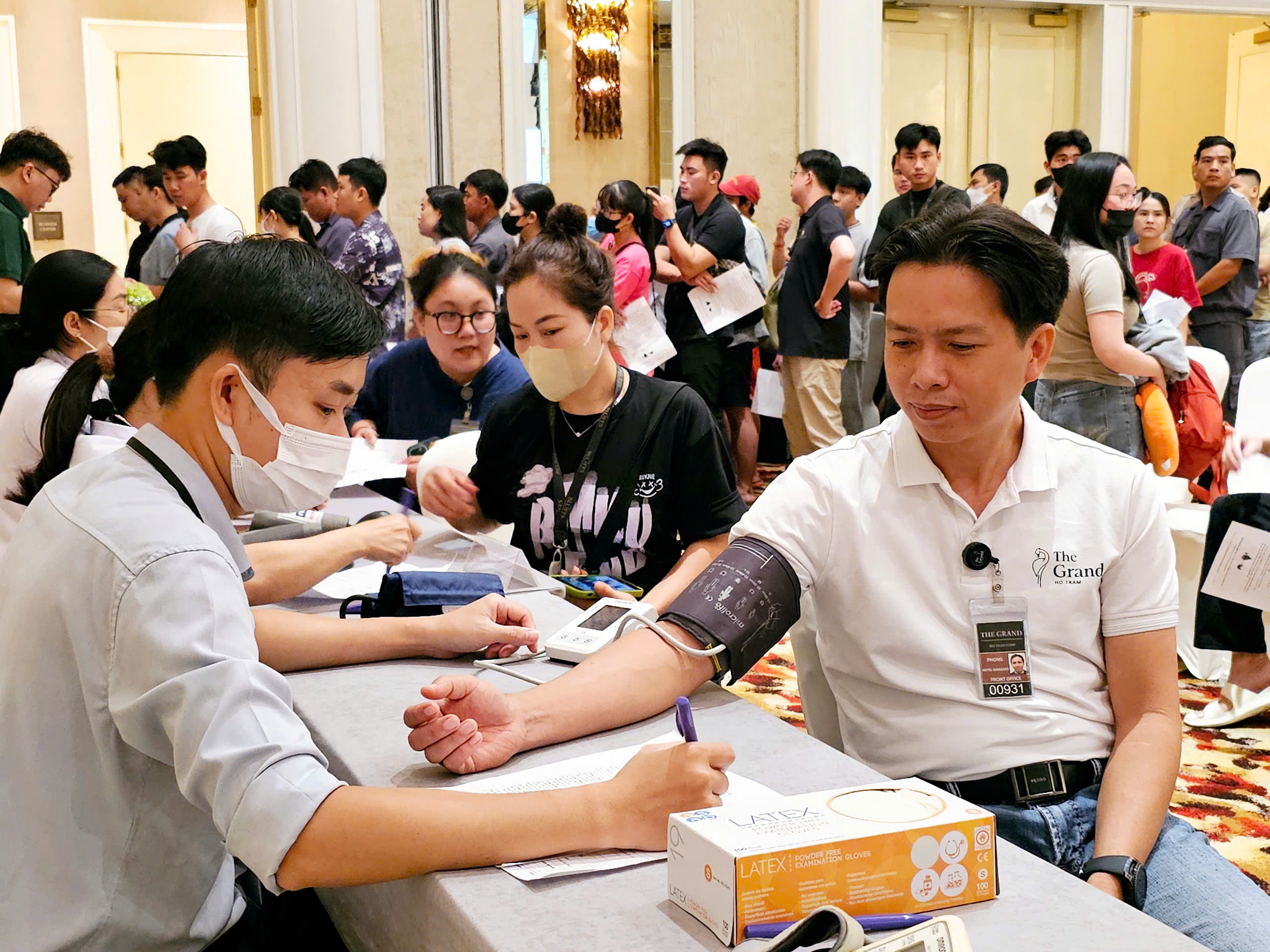  370 công nhân viên, người lao động của Công ty TNHH dự án Hồ Tràm tham gia hiến máu tình nguyện.
