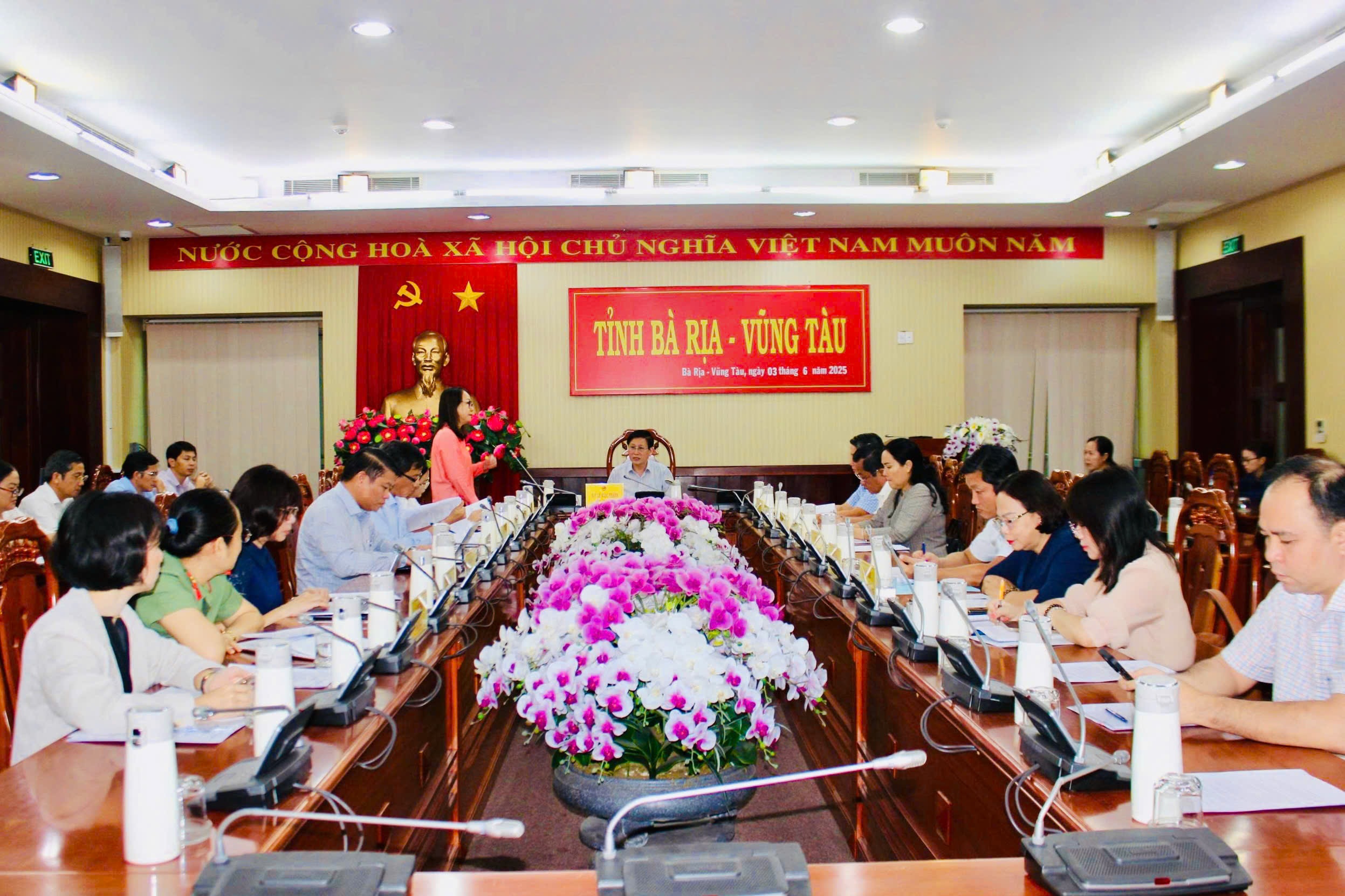 Phó Chủ tịch UBND tỉnh Lê Ngọc Khánh chủ trì cuộc họp Ban Chỉ đạo kỳ thi tuyển sinh THPT.