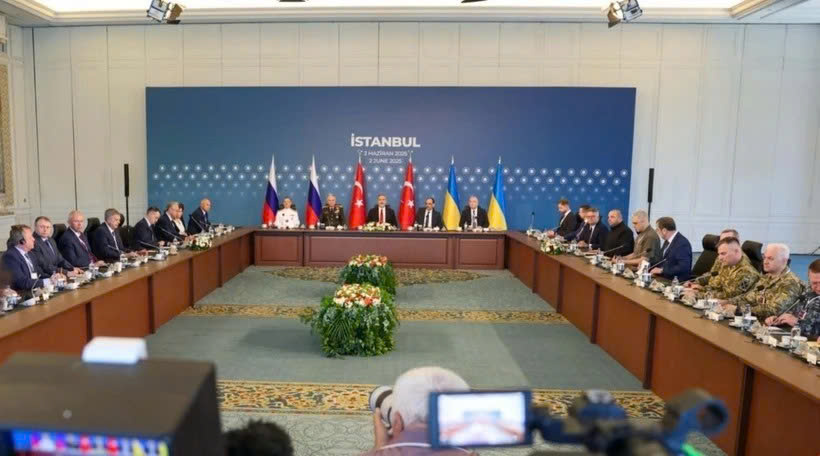 Toàn cảnh vòng đàm phán trực tiếp thứ hai giữa phái đoàn Nga và Ukraine tại Istanbul, Thổ Nhĩ Kỳ ngày 2/6/2025.