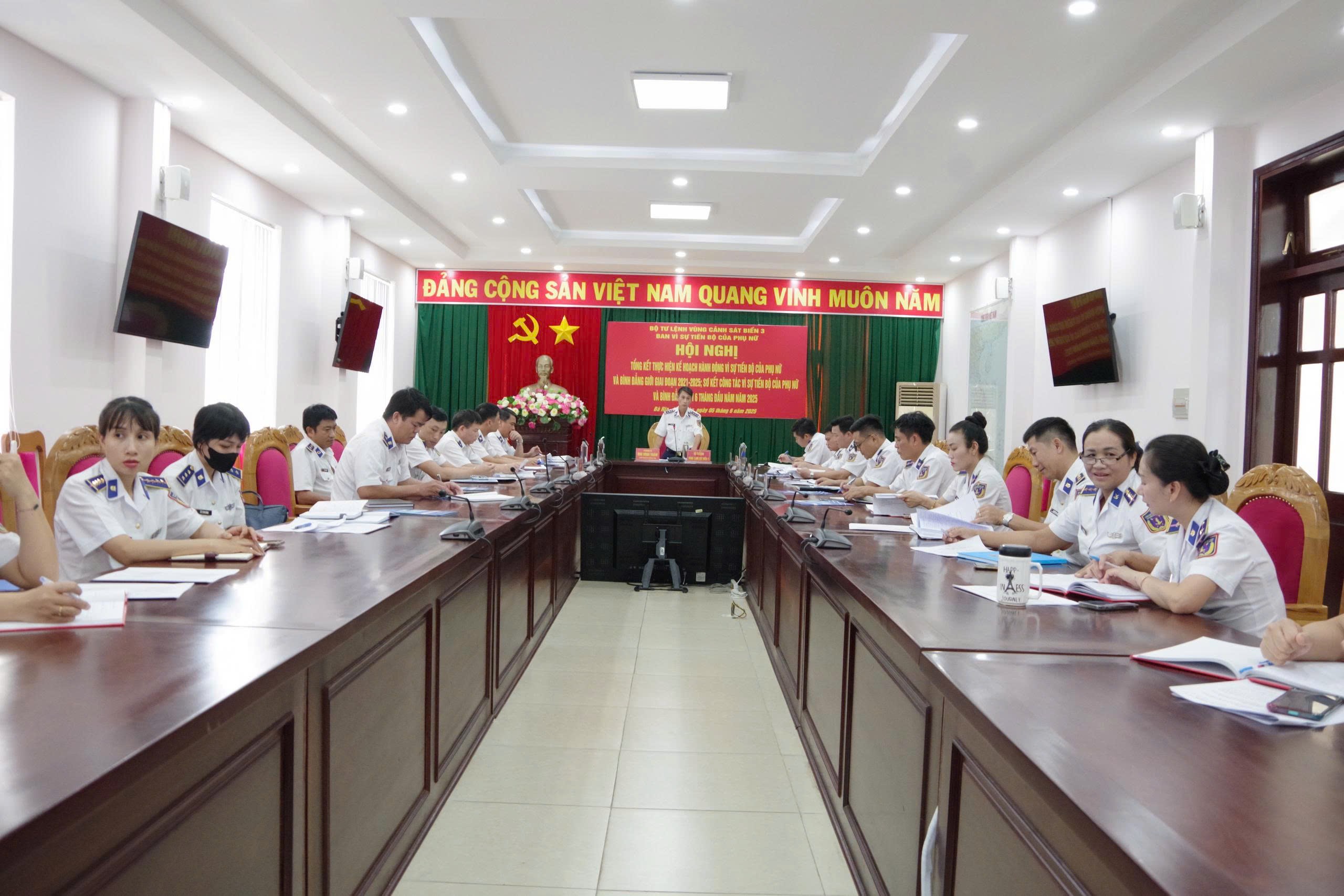 Quang cảnh hội nghị.