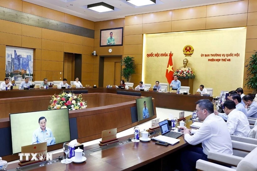 Quang cảnh phiên họp.