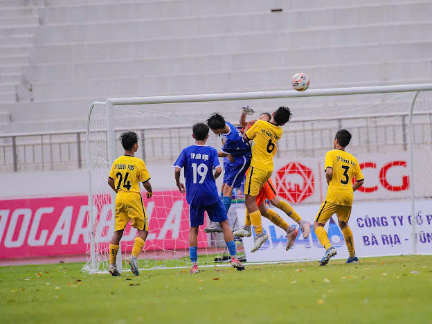 Bàn thắng hiếm hoi giữa Hiệp 2, giúp U13 TP.Vũng Tàu đăng quang chức vô địch U13 Cúp Truyền hình BRT lần 6.