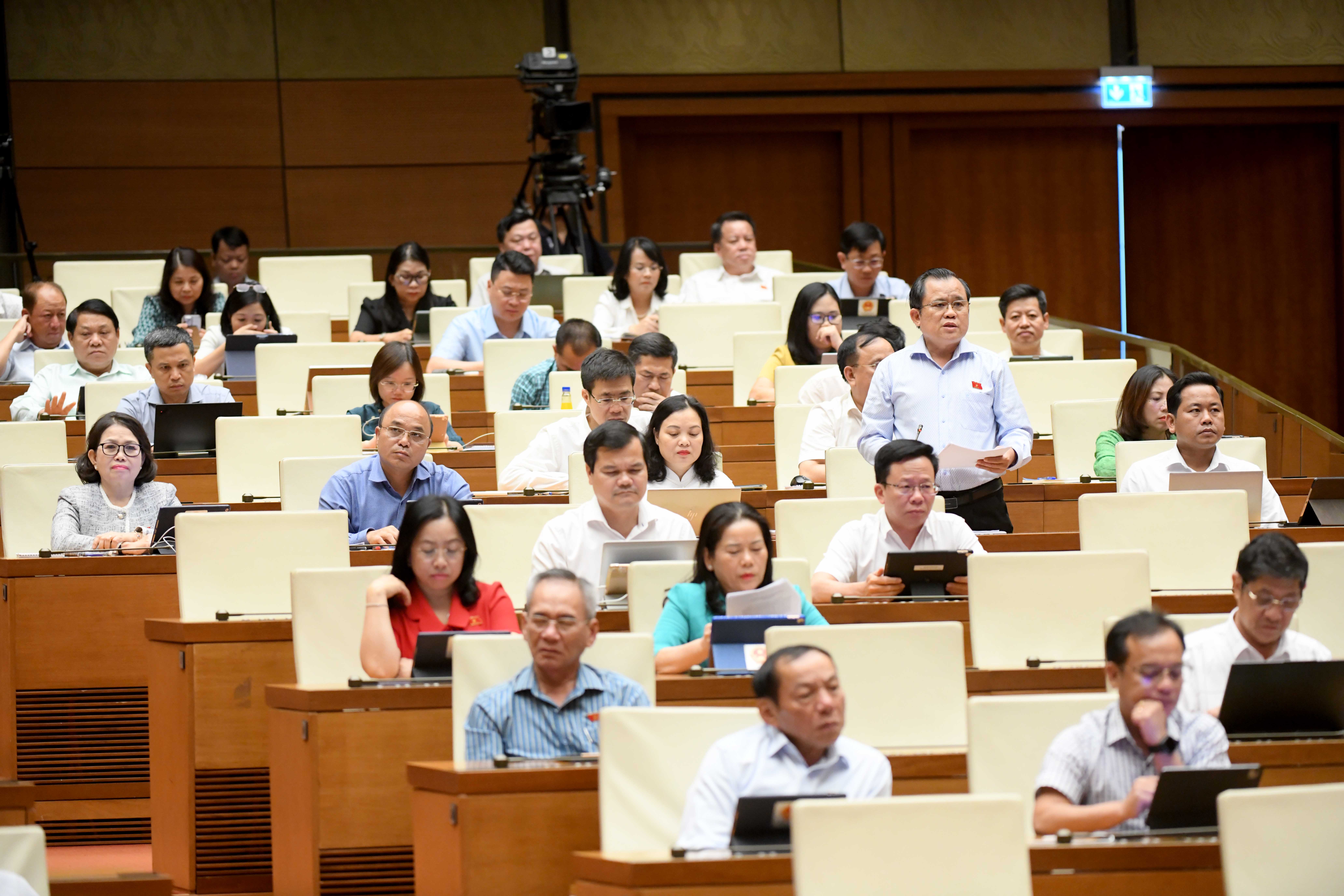 Đại biểu Nguyễn Tâm Hùng, Đại tá, Ủy viên Ủy ban Quốc phòng, An ninh và Đối ngoại của Quốc hội: “Bản Hiến pháp của kỷ nguyên vươn mình – Tư duy lập hiến đổi mới toàn diện”.