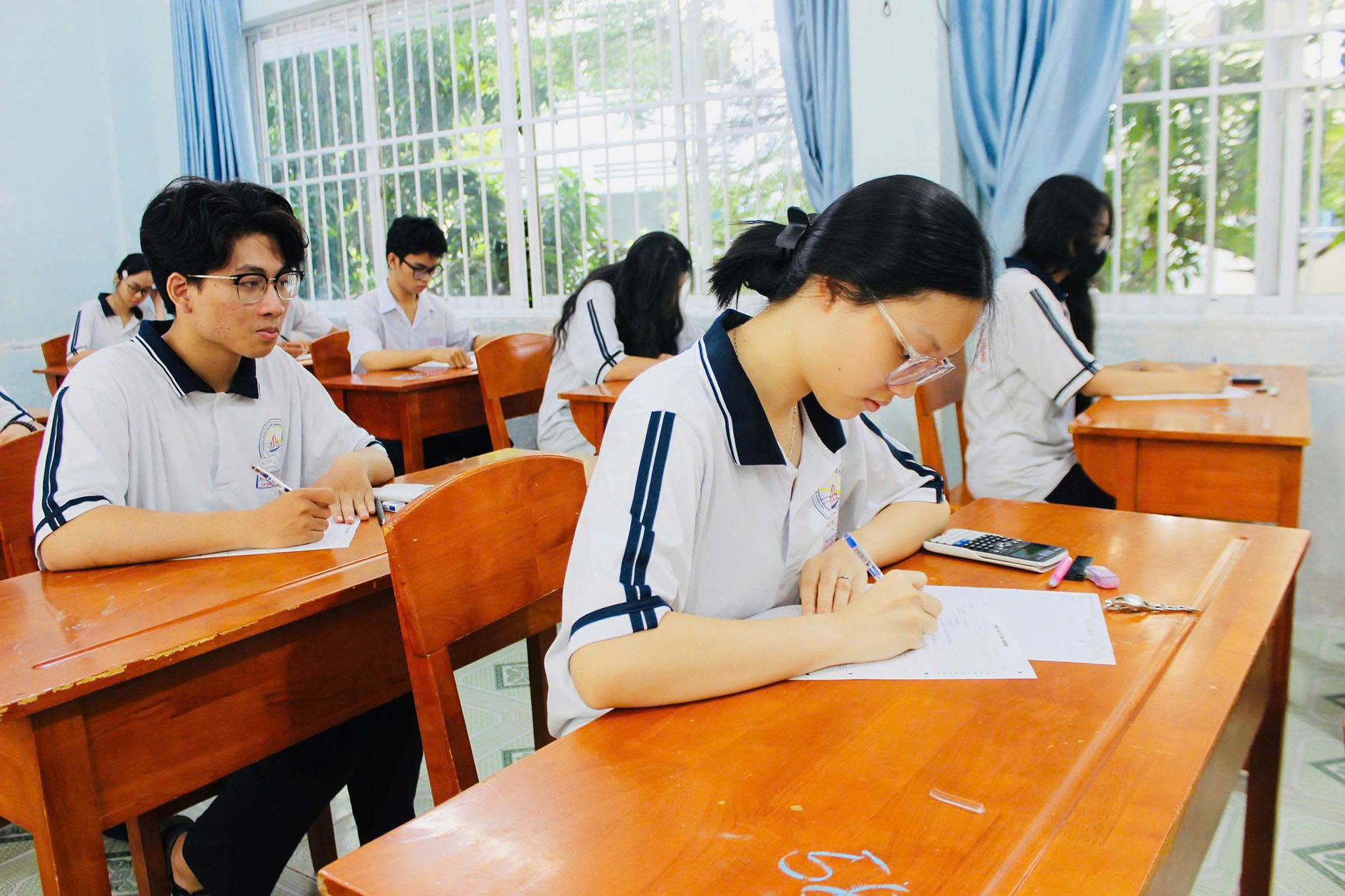 Sở GD-ĐT đã tổ chức 2 lần thi thử THPT để diễn tập cho kỳ thi chính thức. Trong ảnh: Thí sinh thi thử tốt nghiệp THPT lần 2 tại điểm thi THPT Đinh Tiên Hoàng (TP.Vũng Tàu).