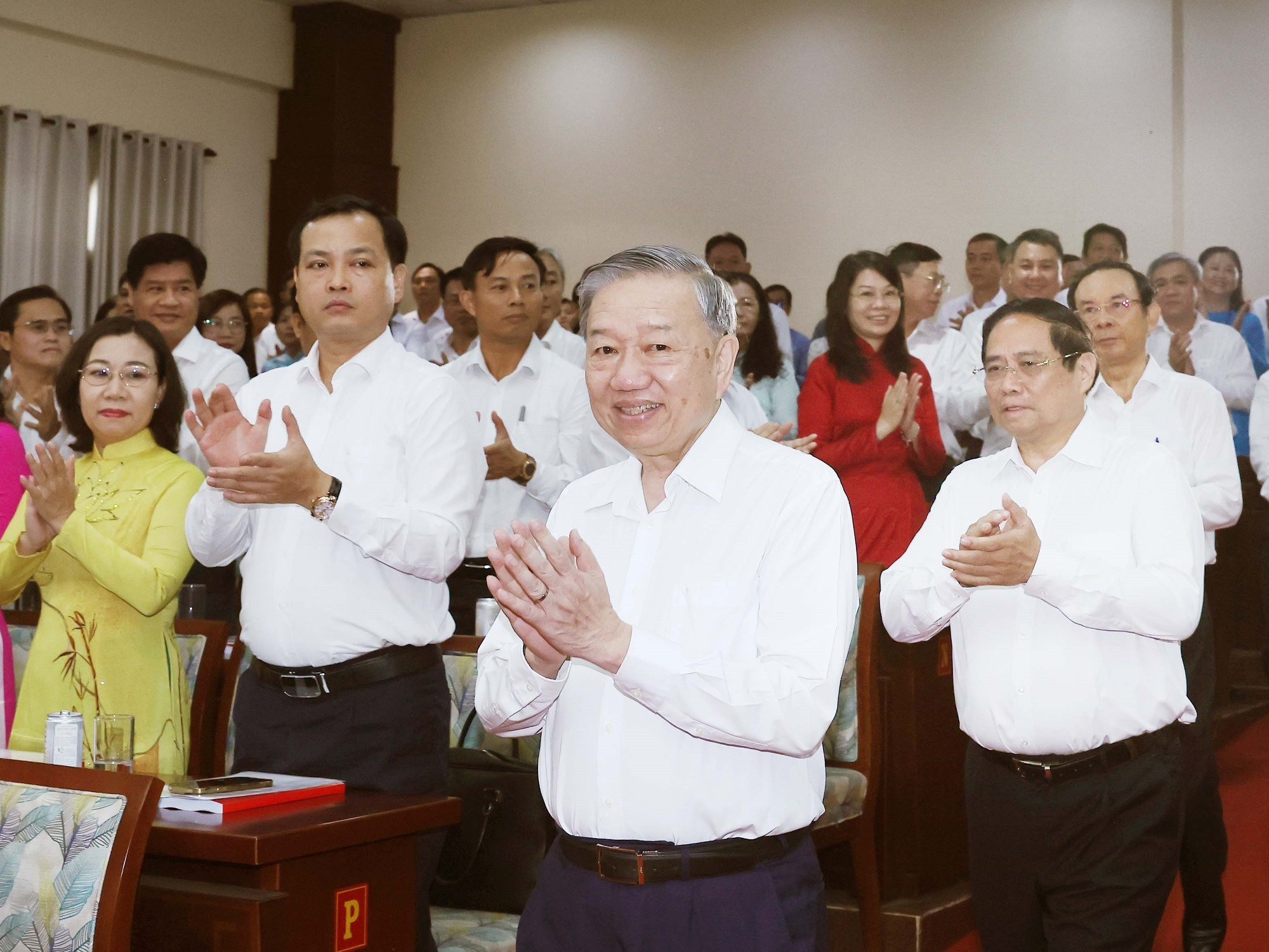 Tổng Bí thư Tô Lâm, Thủ tướng Phạm Minh Chính cùng đoàn công tác Trung ương đến dự buổi làm việc.