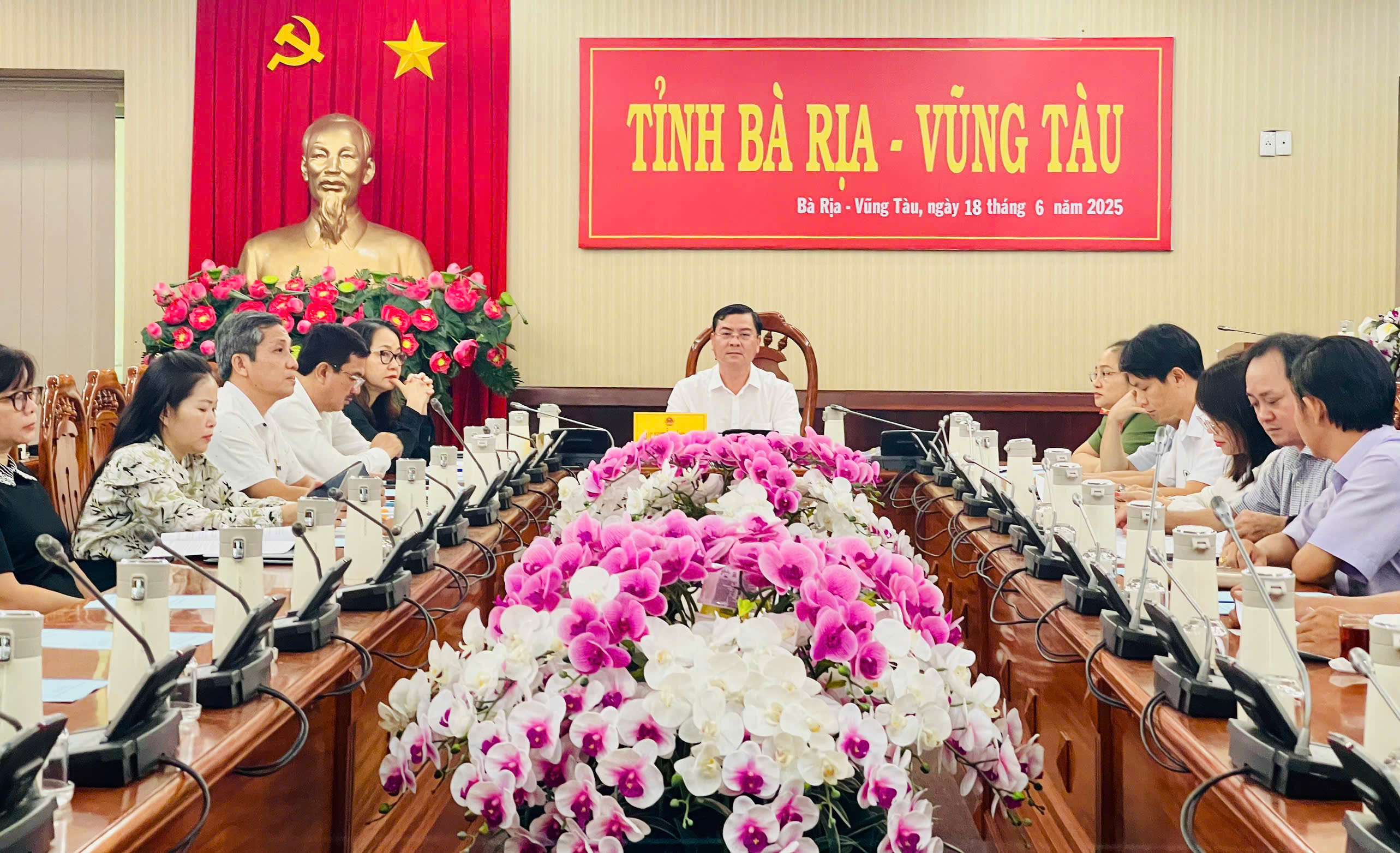 Điểm cầu tỉnh Bà Rịa - Vũng Tàu do Phó Chủ tịch UBND tỉnh Nguyễn Công Vinh chủ trì.