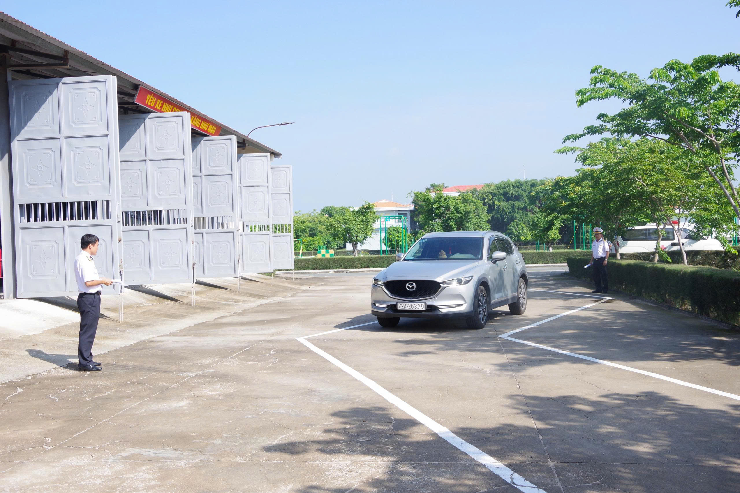 Kiểm tra kỹ năng điều khiển phương tiện giao thông.