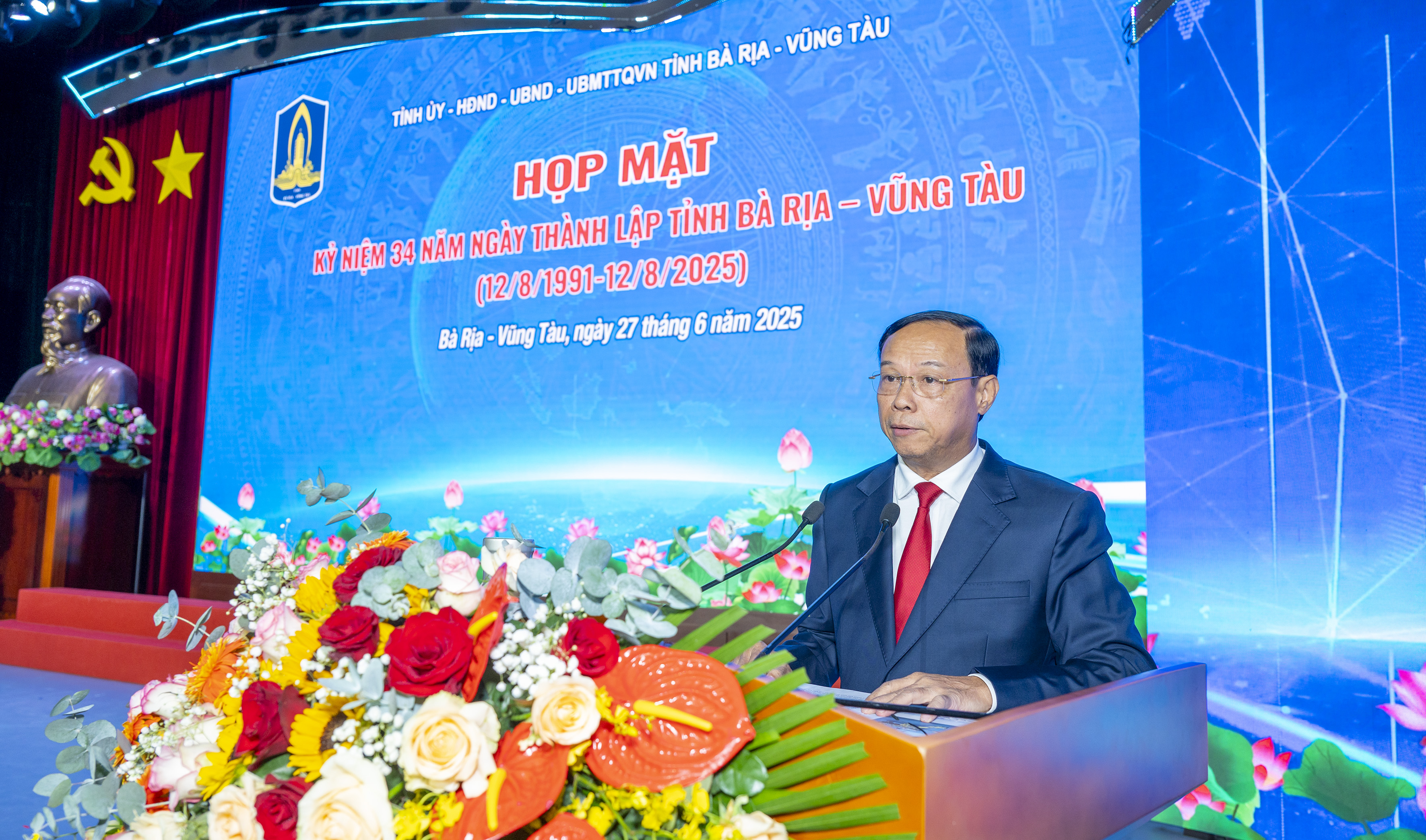 Ông Nguyễn Văn Thọ, Phó Bí thư Tỉnh ủy, Chủ tịch UBND tỉnh đọc diễn văn tại lễ kỷ niệm.