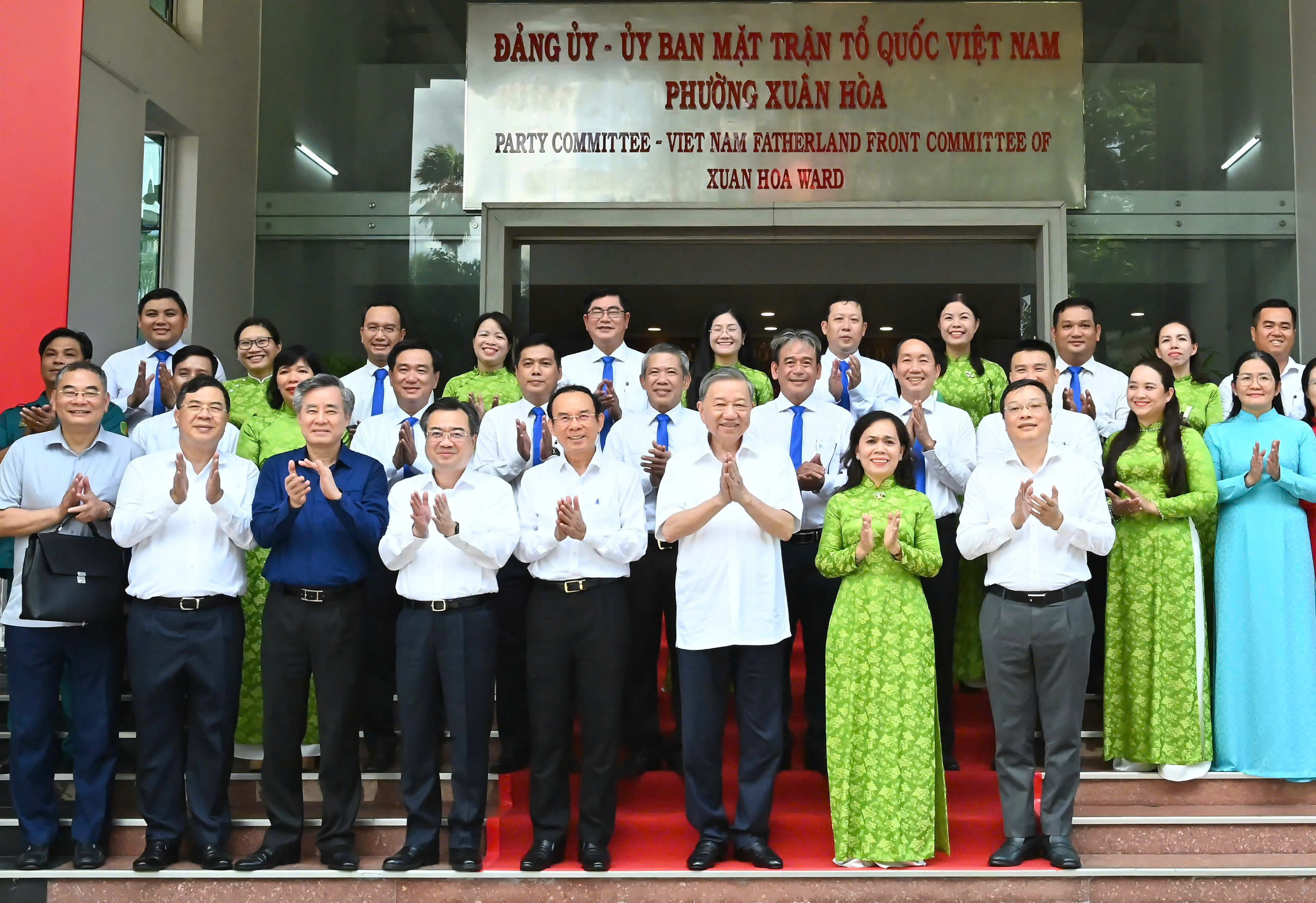 Tổng Bí thư Tô Lâm cùng đoàn công tác Trung ương, Thành ủy TPHCM đến khảo sát tại phường Xuân Hòa. Ảnh: VIỆT DŨNG