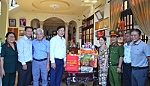 Lãnh đạo phường Rạch Dừa (TPHCM) tri ân những người có công tiêu biểu