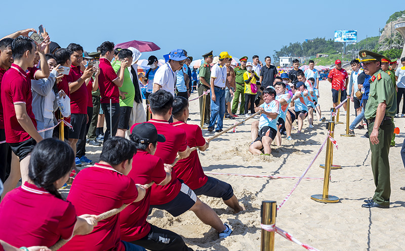 Sôi nổi hội thao chào mừng 80 năm Ngày Truyền thống CAND tại Vũng Tàu