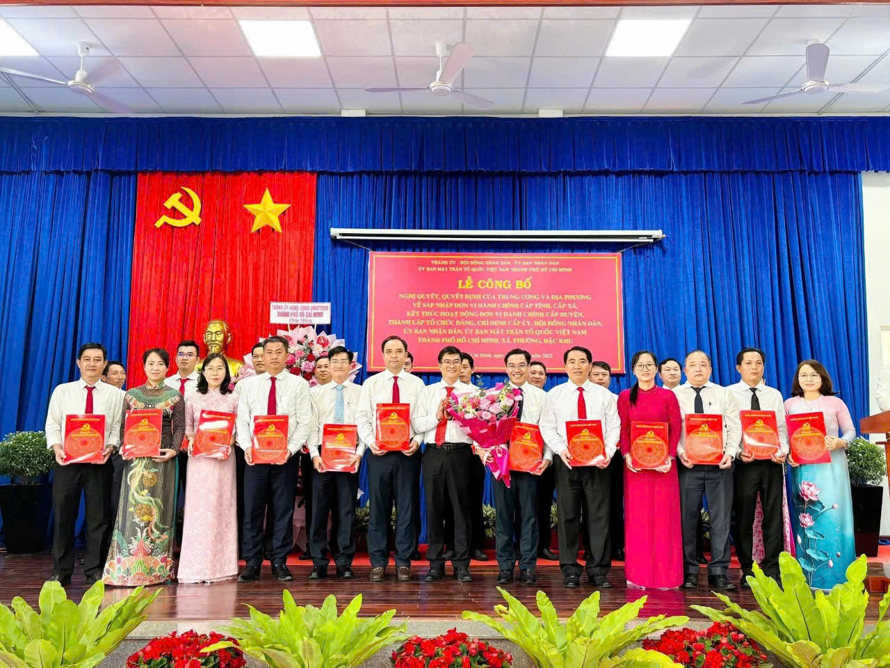 Đồng chí Nguyễn Văn Tuân, Phó Trưởng ban Văn hoá-xã hội HĐND tỉnh Tam Long
