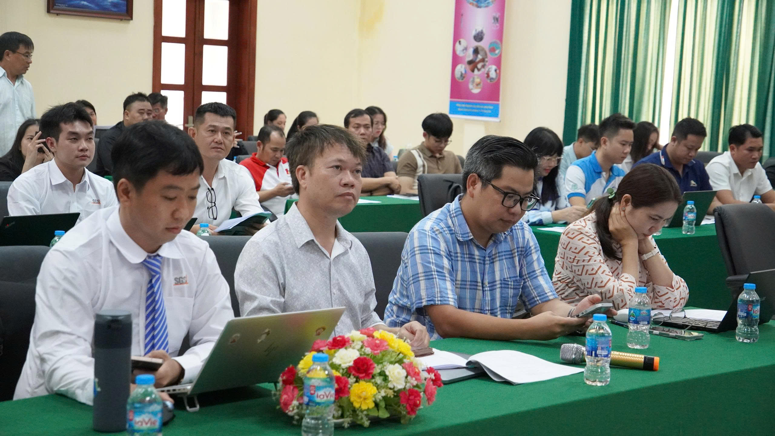 Các đại biểu tham gia chương trình tập huấn chứng chỉ MarinTrust và thực hành IUU ngày 24-7. tại Vũng Tàu.
