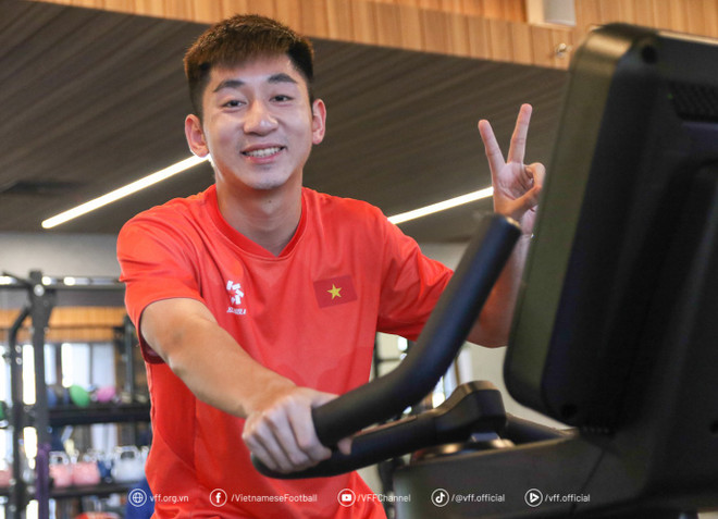 Các cầu thủ thoải mái trong buổi tập, sẵn sàng cho trận chung kết với chủ nhà Indonesia. (Ảnh: VFF)