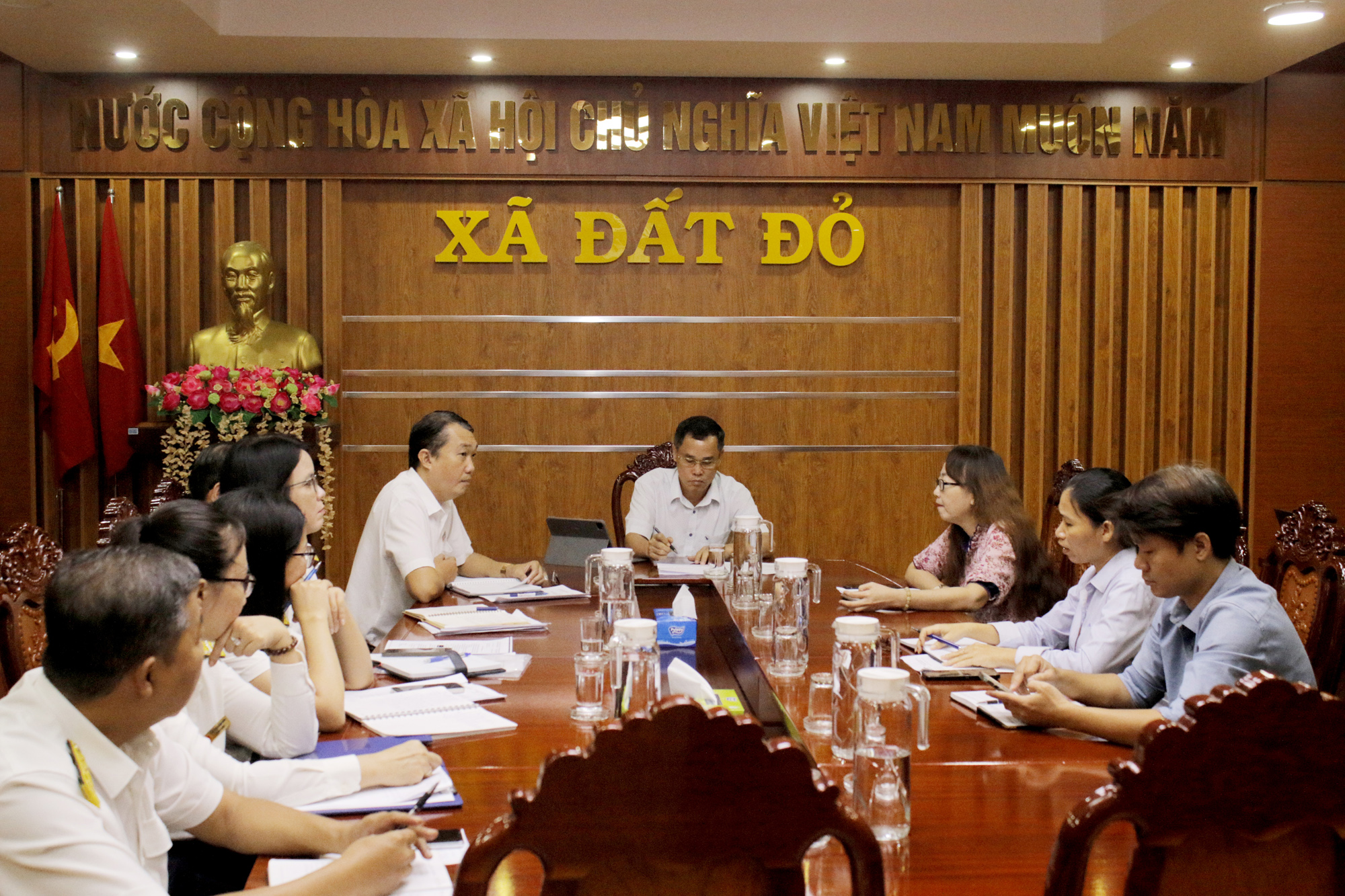 Thuế cơ sở 21 TPHCM làm việc với xã Đất Đỏ.