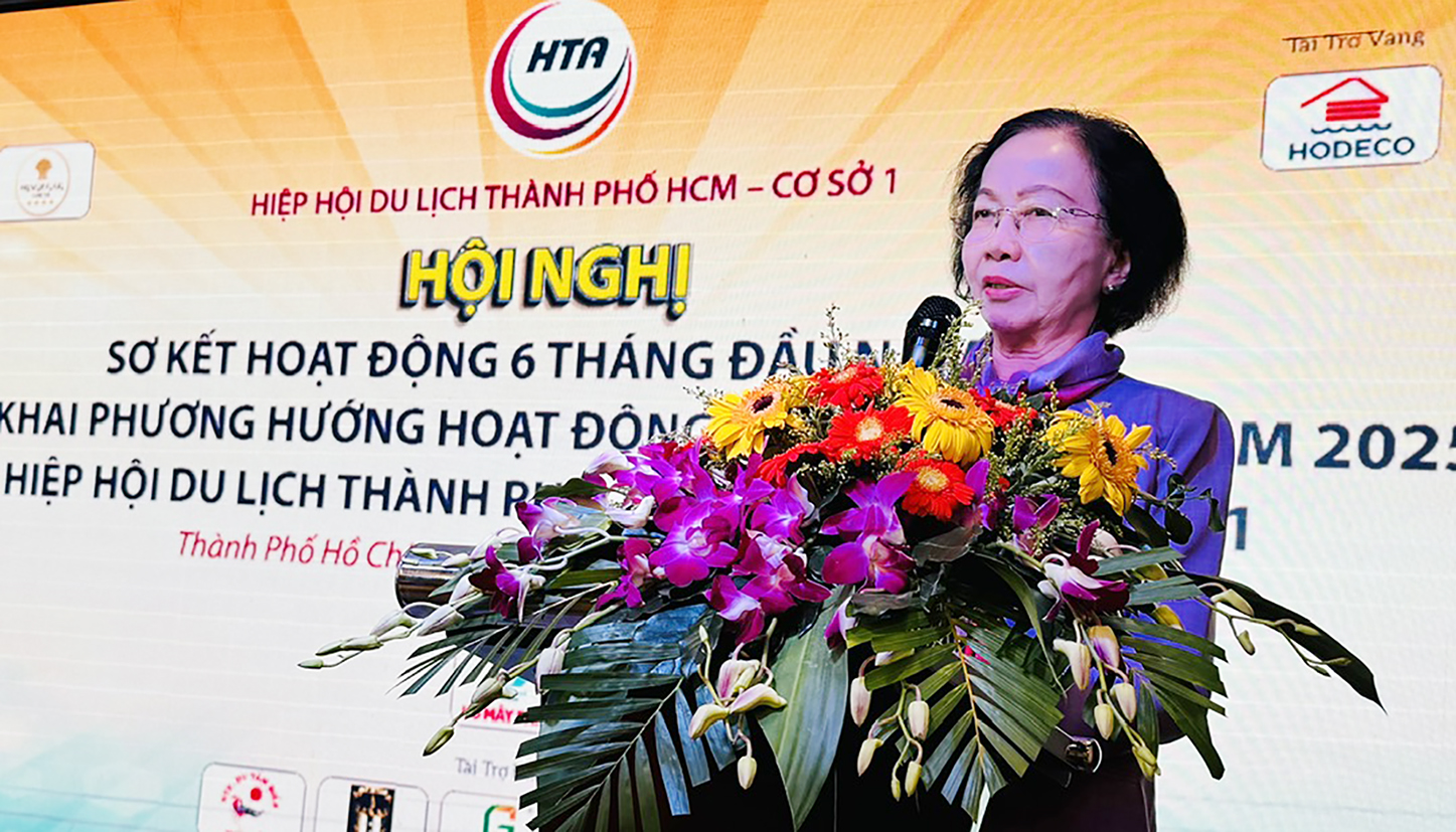 Bà Nguyễn Thị Khánh, Phó Chủ tịch HHDL Việt Nam, Chủ tịch HHDL TP.Hồ Chí Minh phát biểu tại hội nghị.