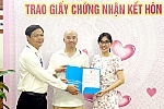 Xã Long Hải (TPHCM) trao giấy đăng ký kết hôn cho đôi vợ chồng Việt - Australia