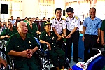 Hải đoàn 129 thăm, tặng quà Trung tâm Điều dưỡng thương binh và người có công Long Đất