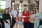 Lãnh đạo phường Vũng Tàu thăm, tặng quà người có công với cách mạng