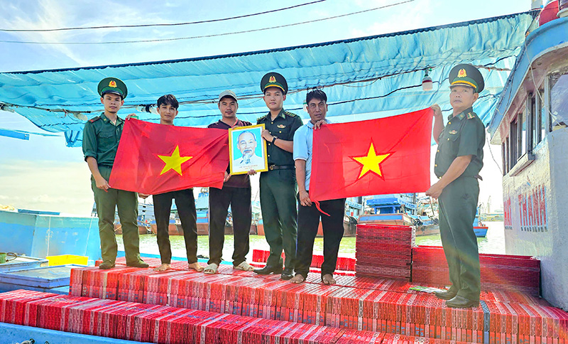 Đồn Biên phòng Bến Đá đẩy mạnh tuyên truyền IUU cho ngư dân
