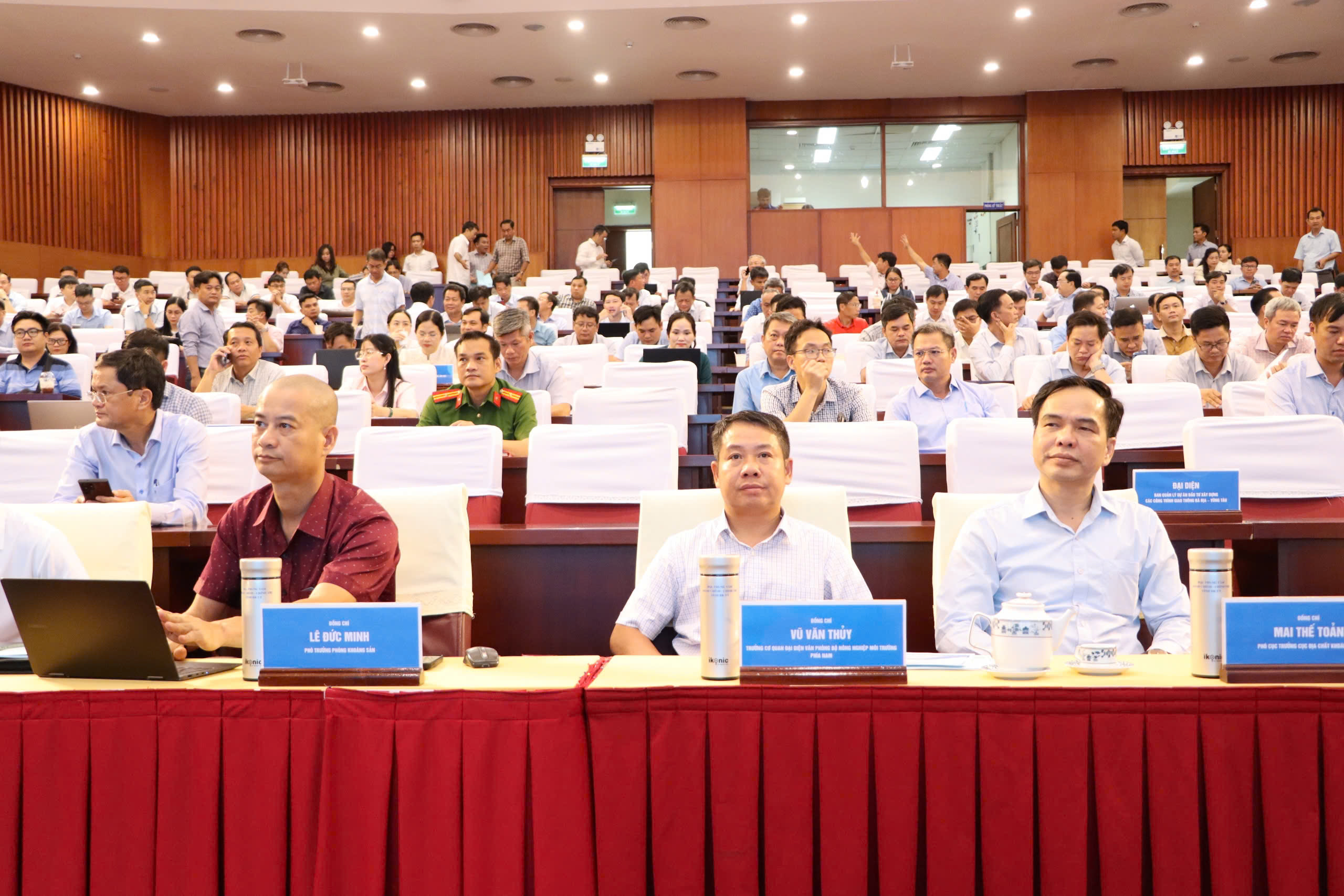 Các đại biểu tham dự hội nghị. Ảnh: QUANG VŨ