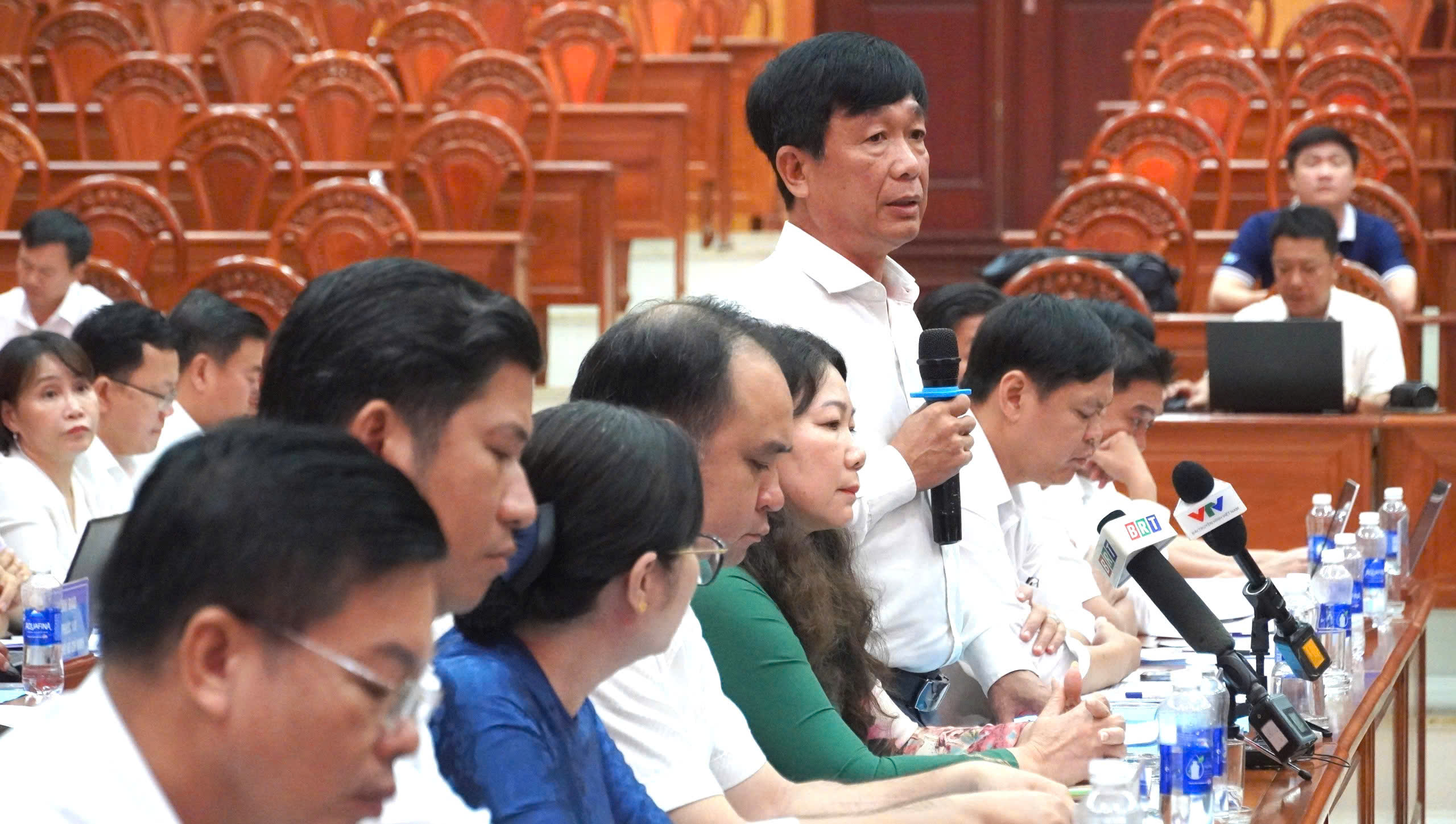 Ông Nguyễn Kim Phúc, Chủ tịch UBND xã Đất Đỏ nêu ý kiến tại buổi làm việc.