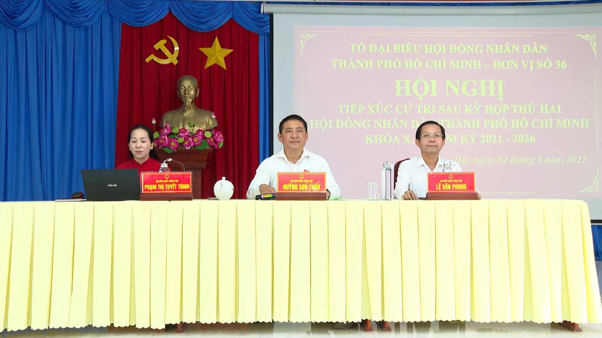 Tổ đại biểu số 36, HĐND TPHCM, khóa X, nhiệm kỳ 2021-2026 TXCT tại xã Long Hải sáng 4-8.