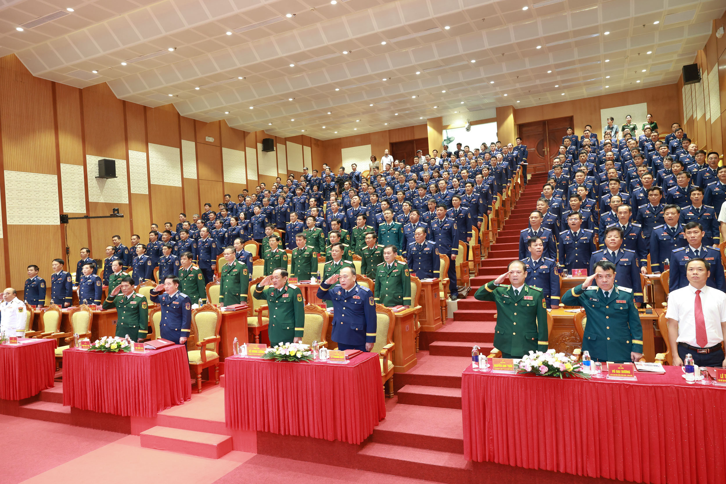 Nghi thức chào cờ tại Đại hội.
