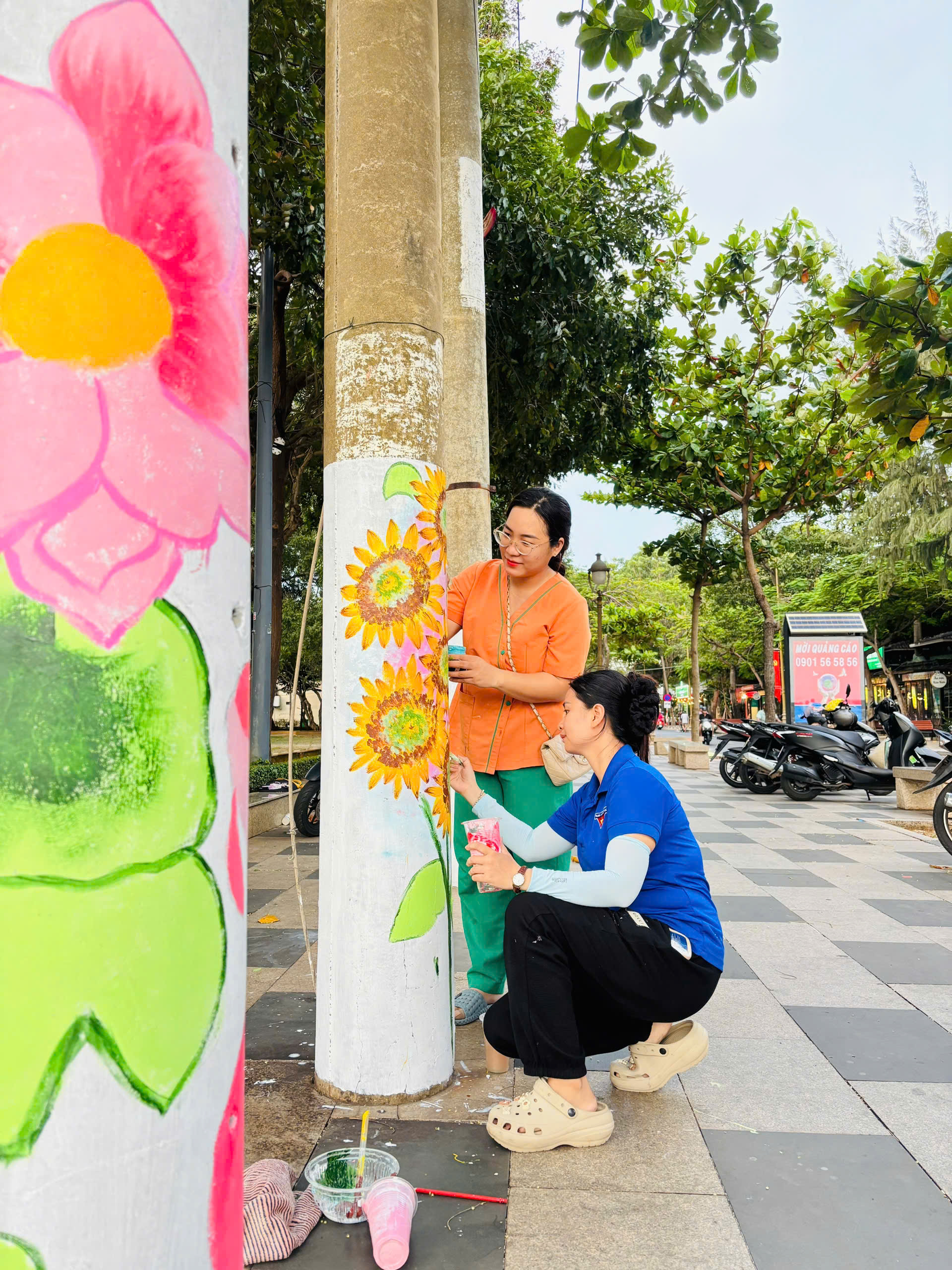 Những cây cột điện được trang trí nổi bật, đẹp mắt tại đường Hạ Long, phường Vũng Tàu.