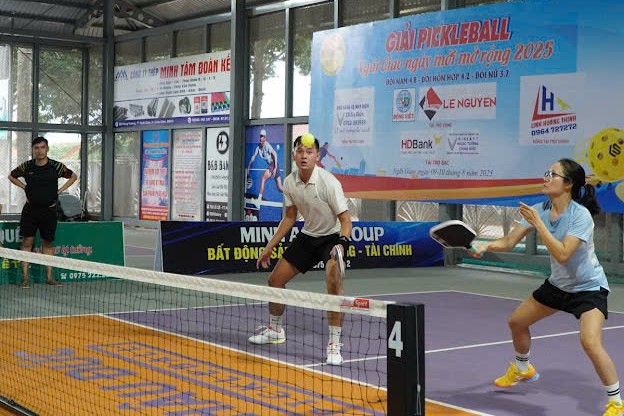 Giải pickleball “Ngãi Giao ngày mới” mở rộng 2025 đã thu hút đông đảo VĐV trong và ngoài xã Ngãi Giao tham gia.
