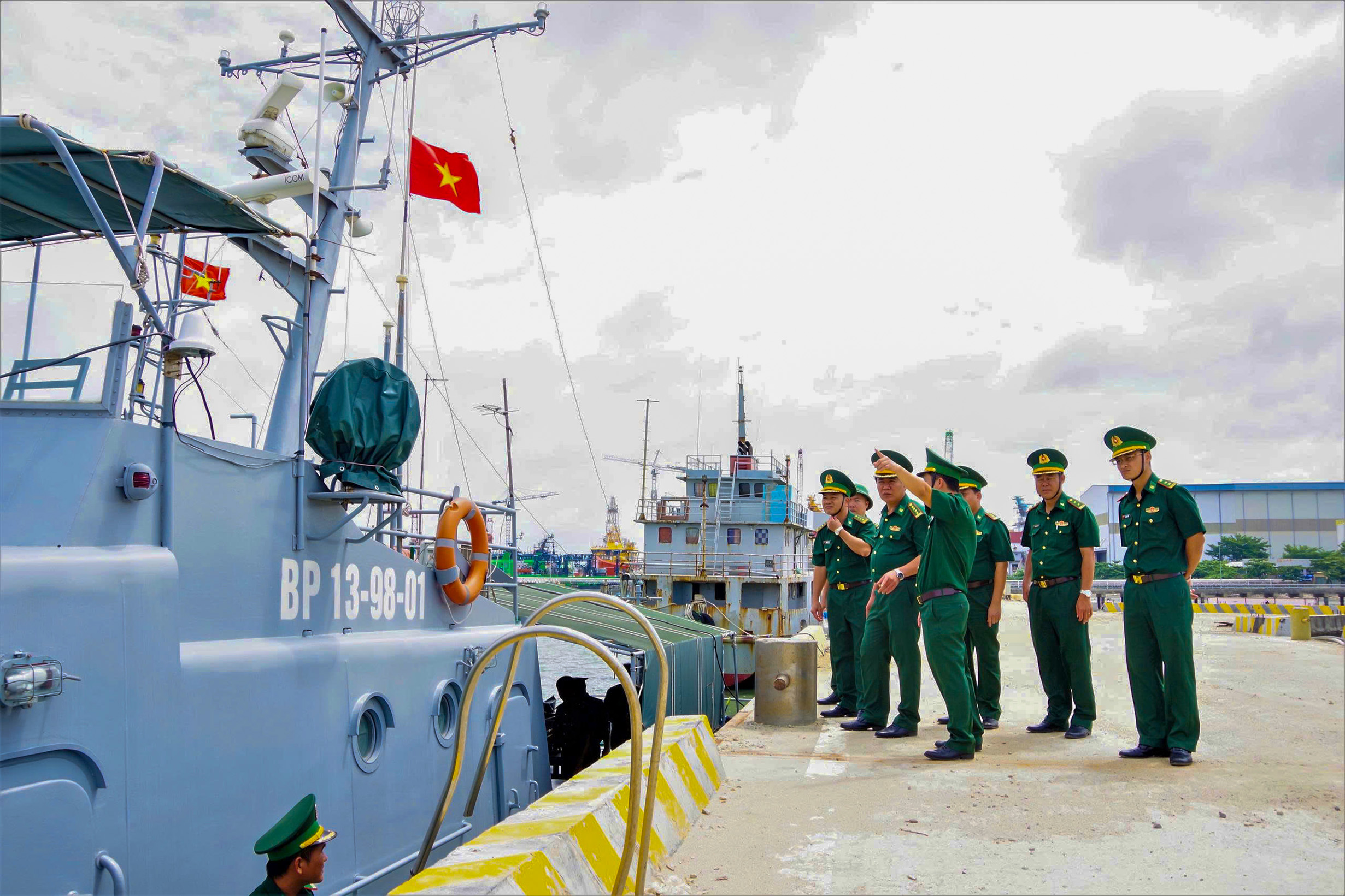 Đoàn công tác Ban Chỉ huy Bộ đội biên phòng TP.HCM kiểm tra, nắm tình hình tại Hải đội biên phòng 2