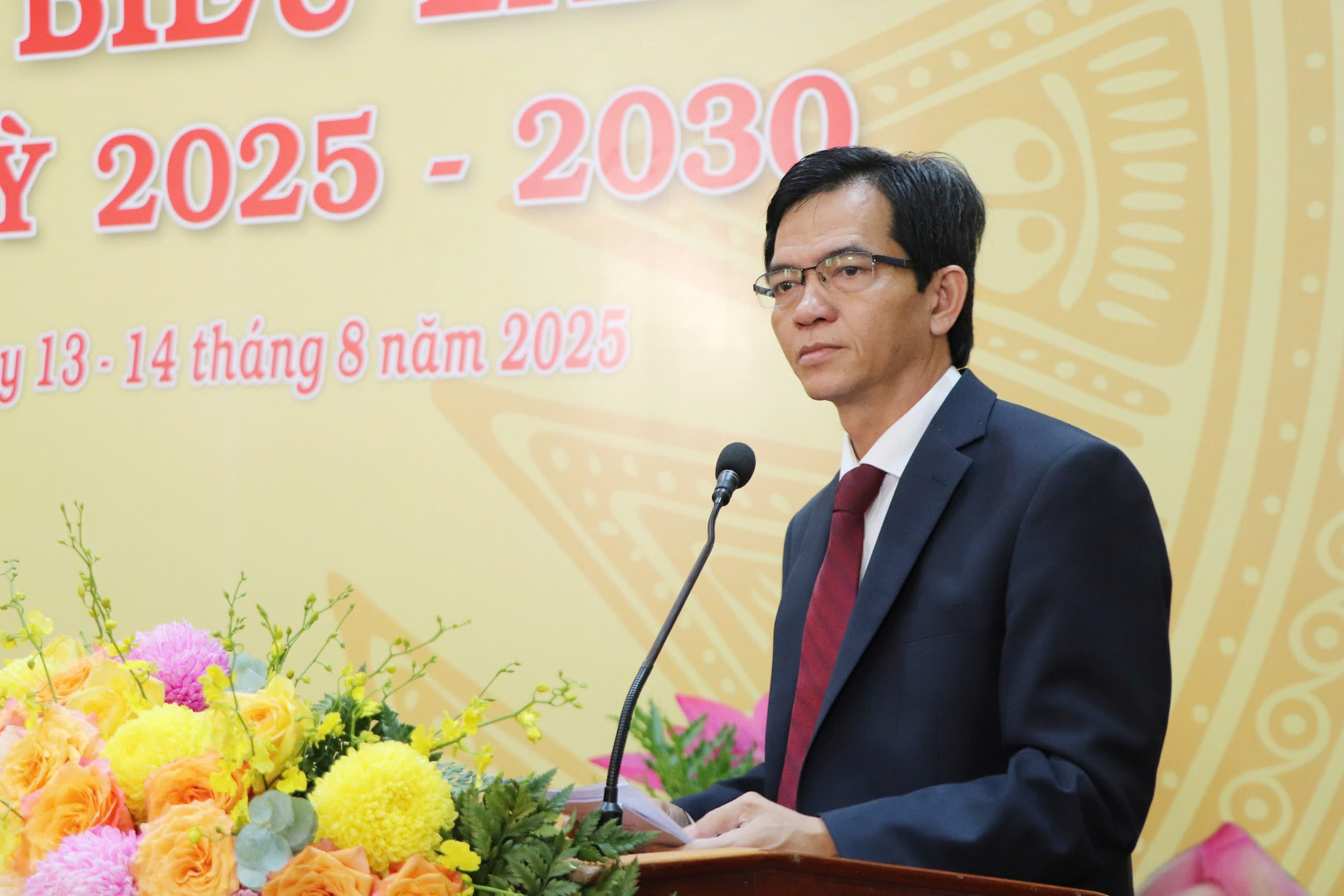 Đồng chí Dương Trọng Hiếu, Ủy viên Ban Thường vụ Thành ủy, Phó Trưởng ban Thường trực Ban Tổ chức Thành ủy, Tổ trưởng Tổ công tác số 12 của Thành ủy TPHCM phát biểu tại đại hội.