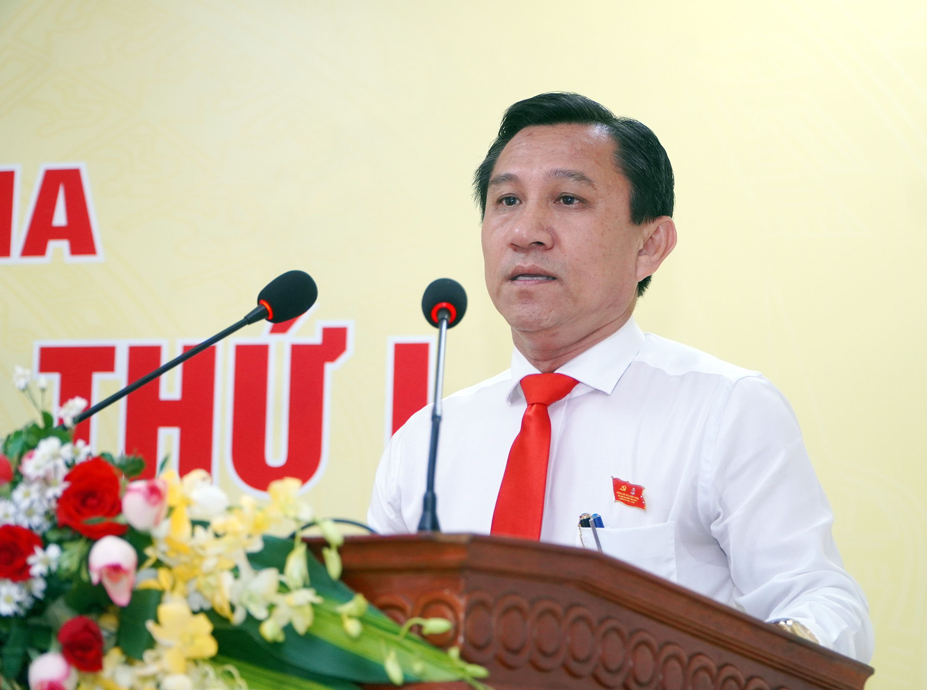Đồng Chí Đỗ Hữu Hiền, Phó Bí thư Thường trực Đảng ủy xã Châu Pha phát biểu khai mạc phiên trù bị.