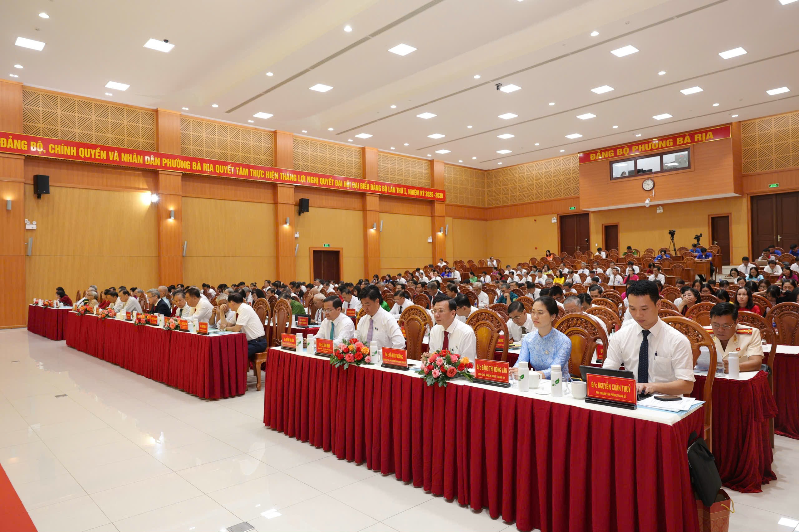 Đại biểu dự Đại hội.