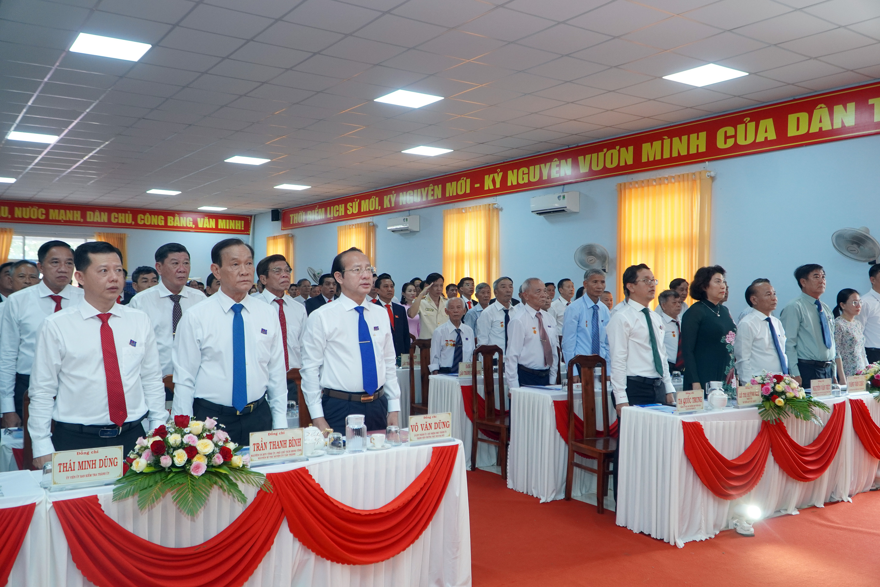 Các đại biểu tham dự Đại