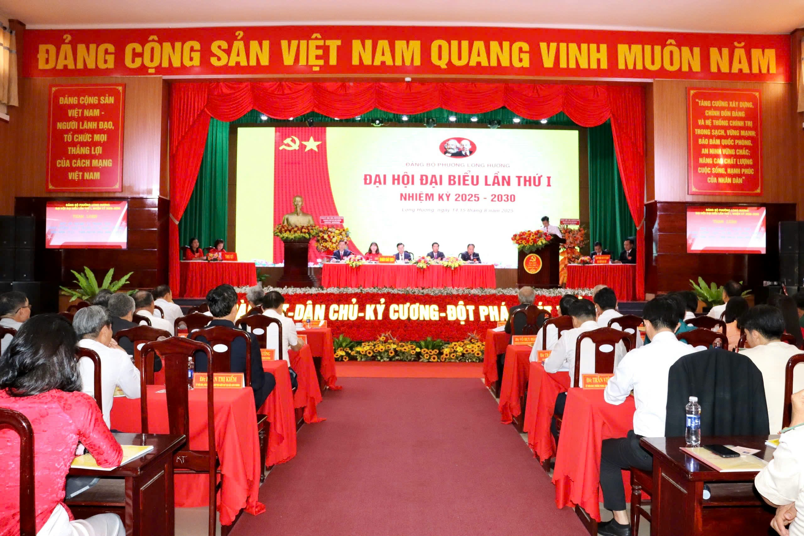 Toàn cảnh Đại hội.