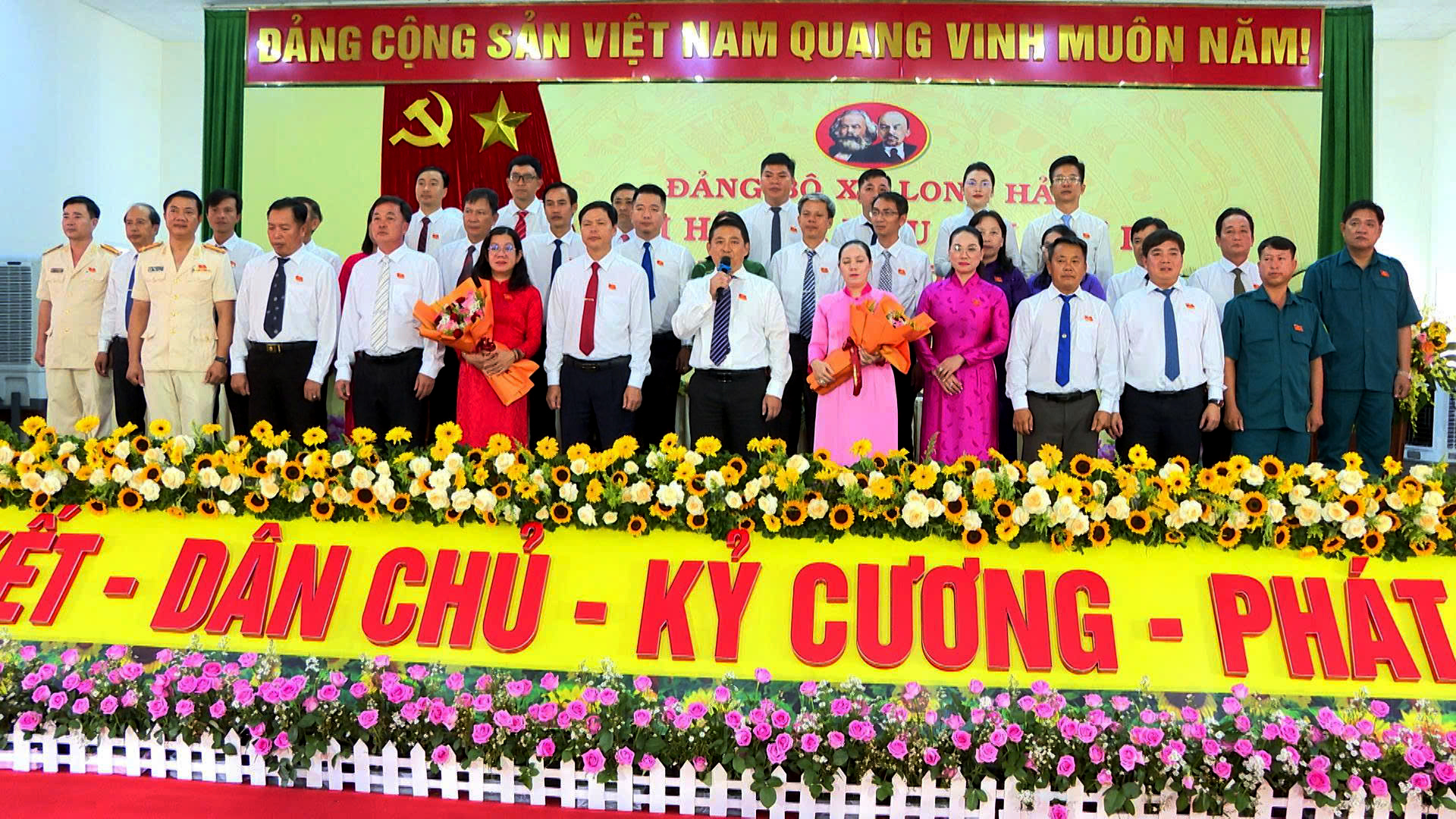 BCH Đảng bộ xã Long Hải khóa I, nhiệm kỳ 2025-2030 đã ra mắt Đại hội.