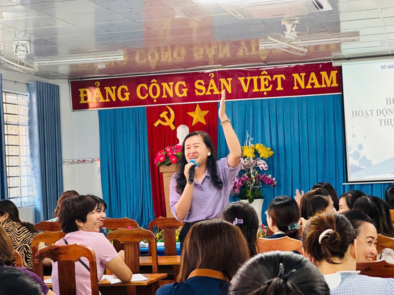 Lớp tập huấn diễn ra trong không khí sôi nổi, hào hứng với những nội dung thiết thực.