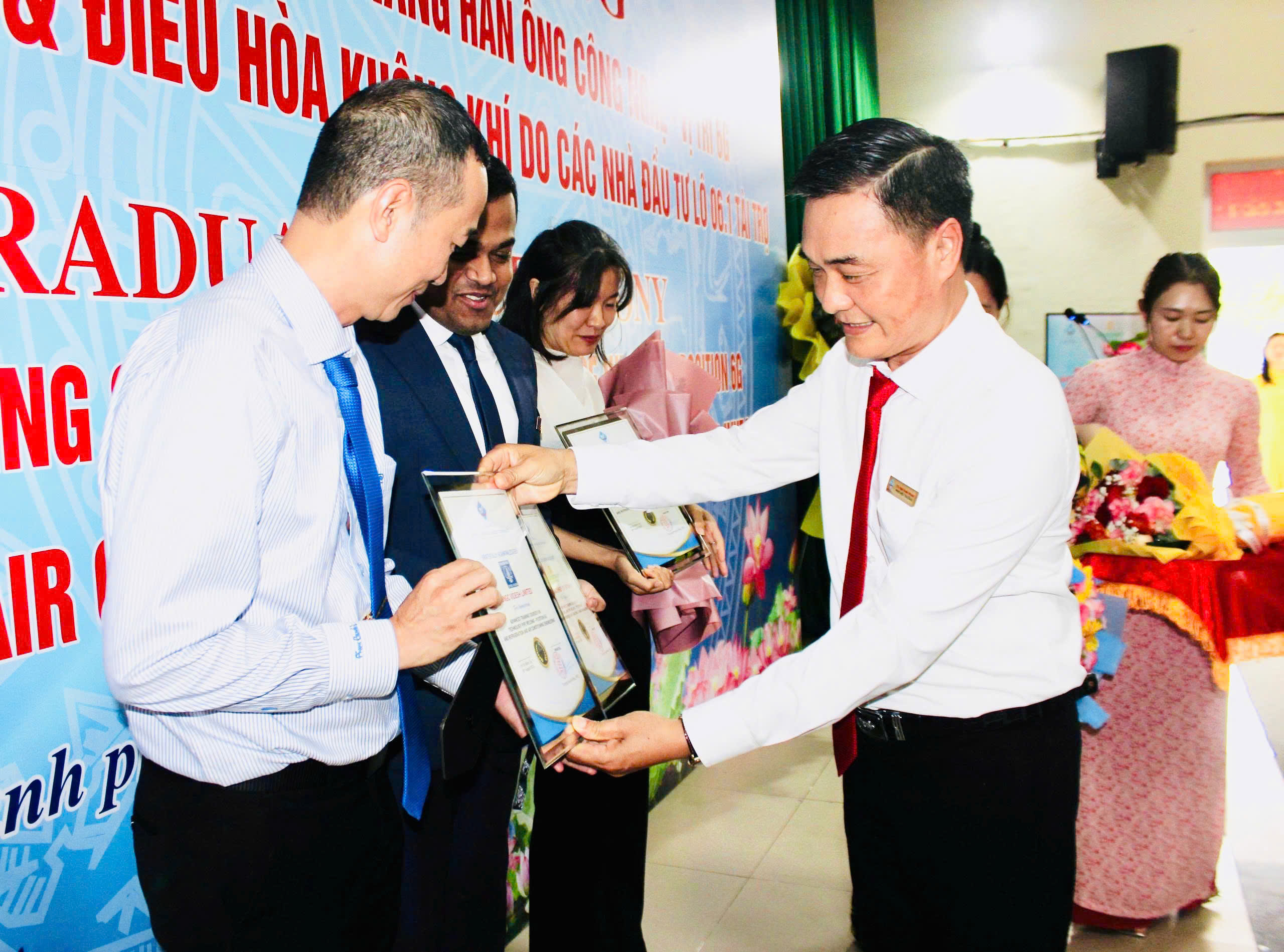 Trường Cao đẳng Kỹ thuật Công nghệ Bà Rịa - Vũng Tàu tri ân các nhà tài trợ.